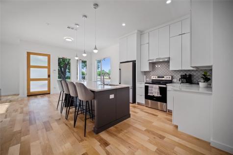 1350 Strickland Street Dallas TX 75216