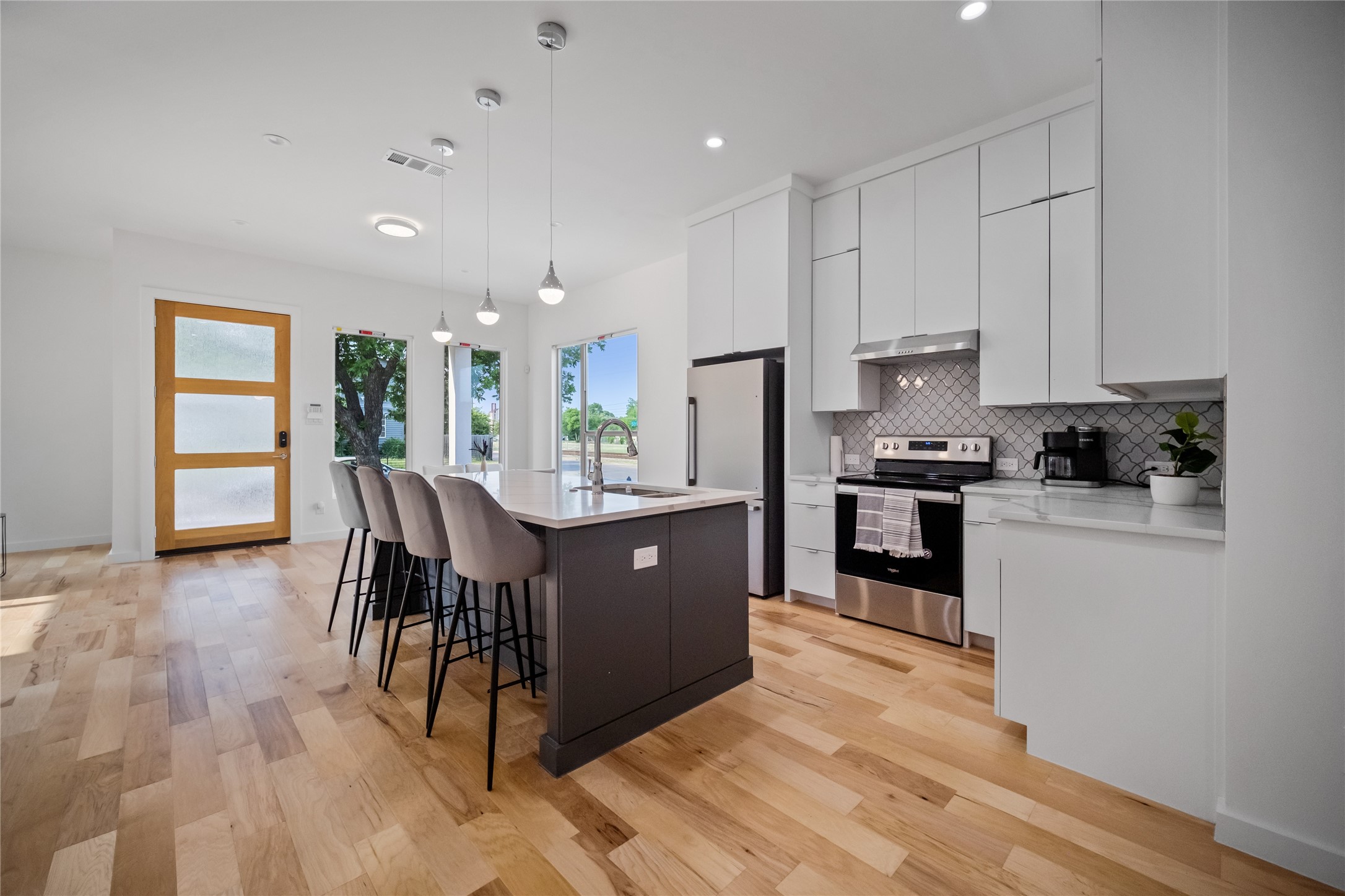 1350 Strickland Street Dallas TX 75216