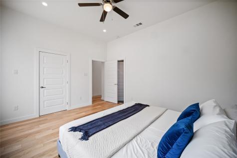 1350 Strickland Street Dallas TX 75216
