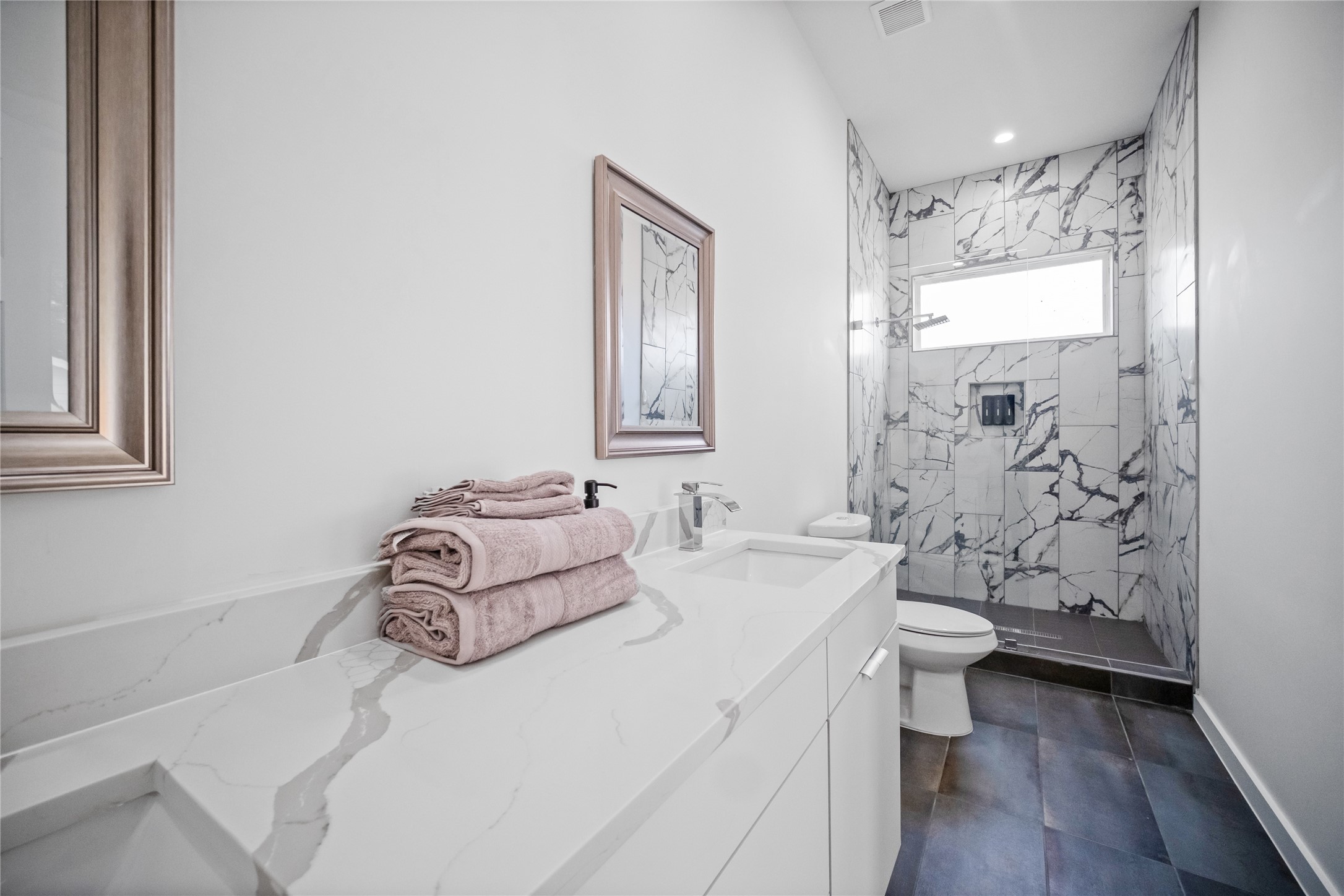 1350 Strickland Street Dallas TX 75216