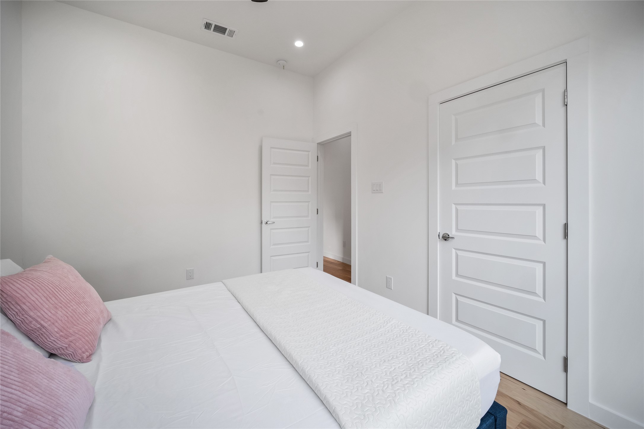 1350 Strickland Street Dallas TX 75216