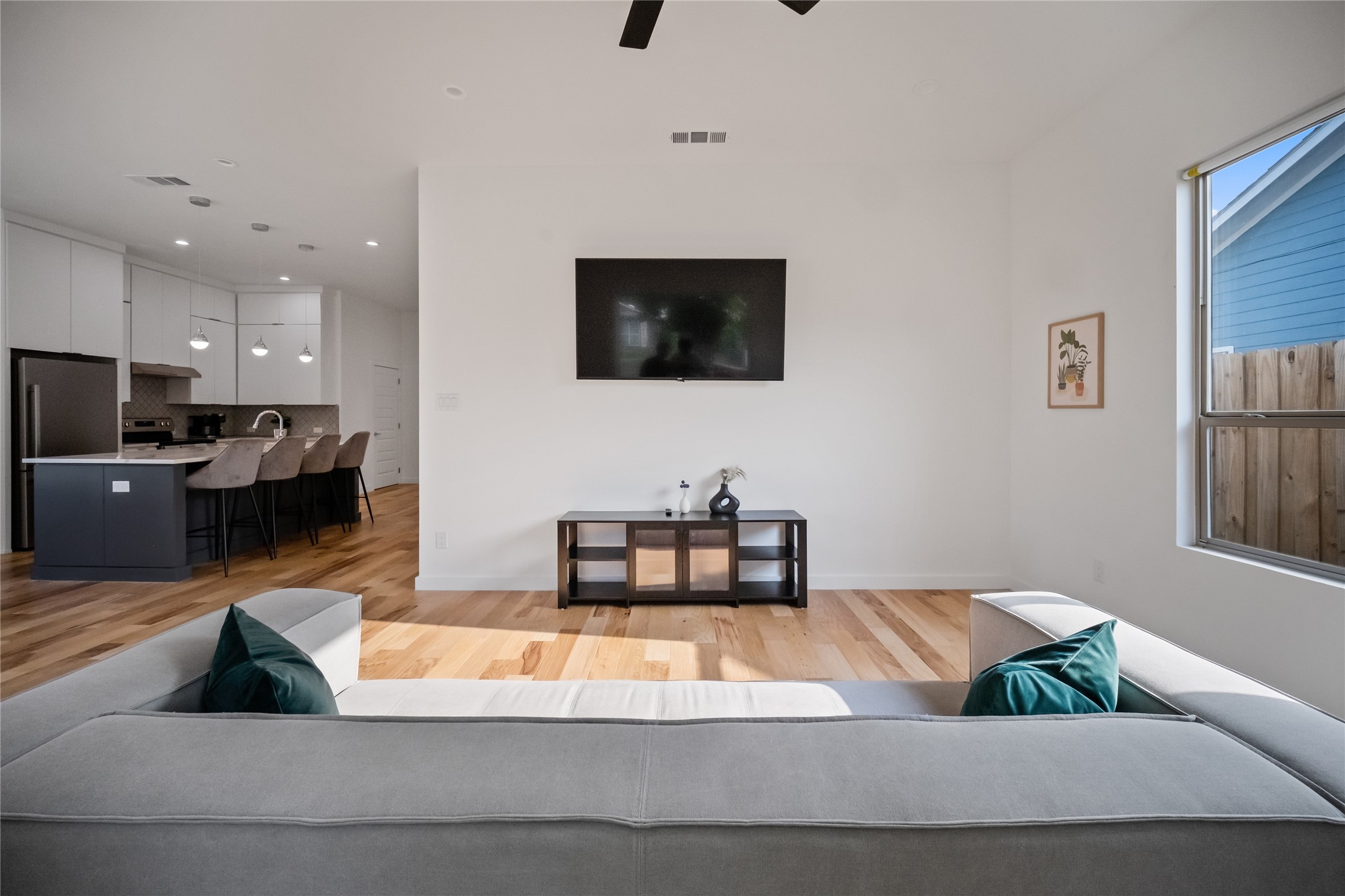 1350 Strickland Street Dallas TX 75216