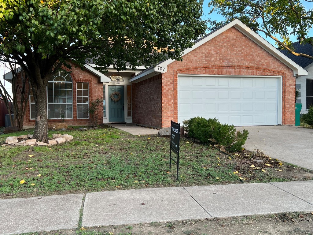 707 Keessee Drive Cedar Hill TX 75104