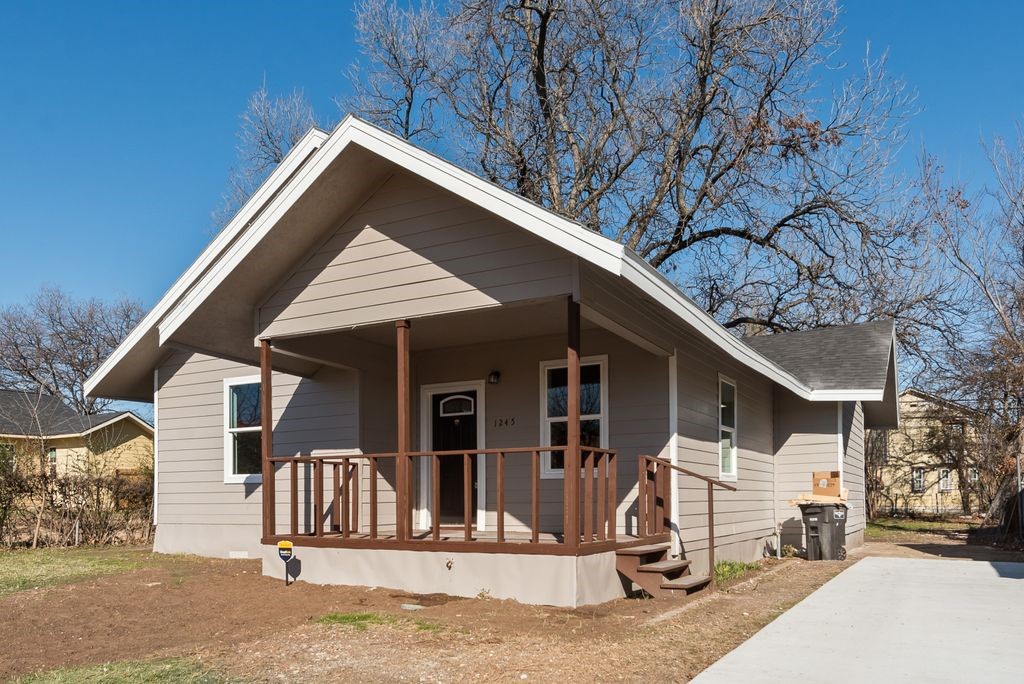 1245 Elmwood Avenue Fort Worth TX 76104