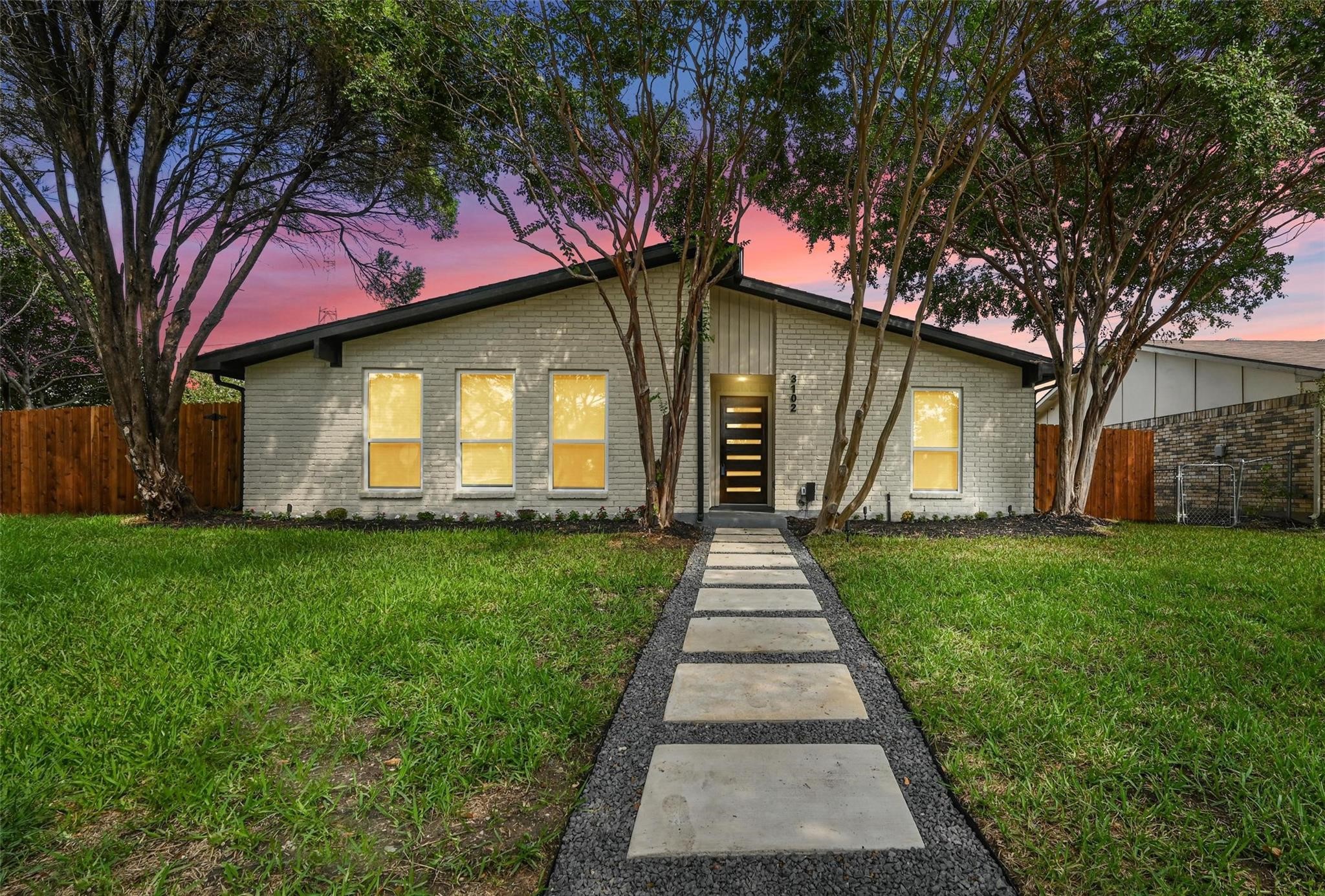 3102 Lindbergh Drive Dallas TX 75228