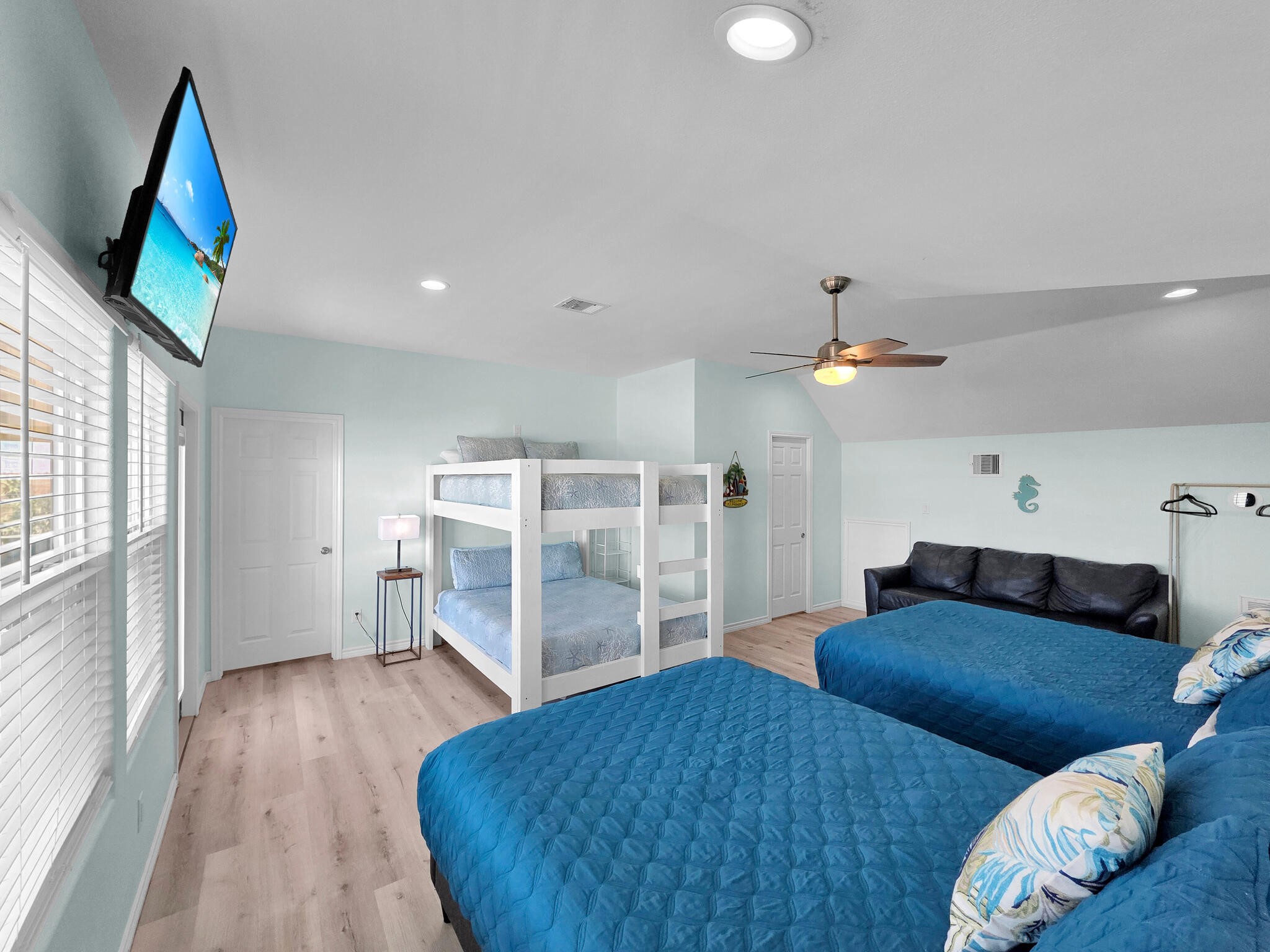 1120 Alex Drive Gilchrist TX 77617