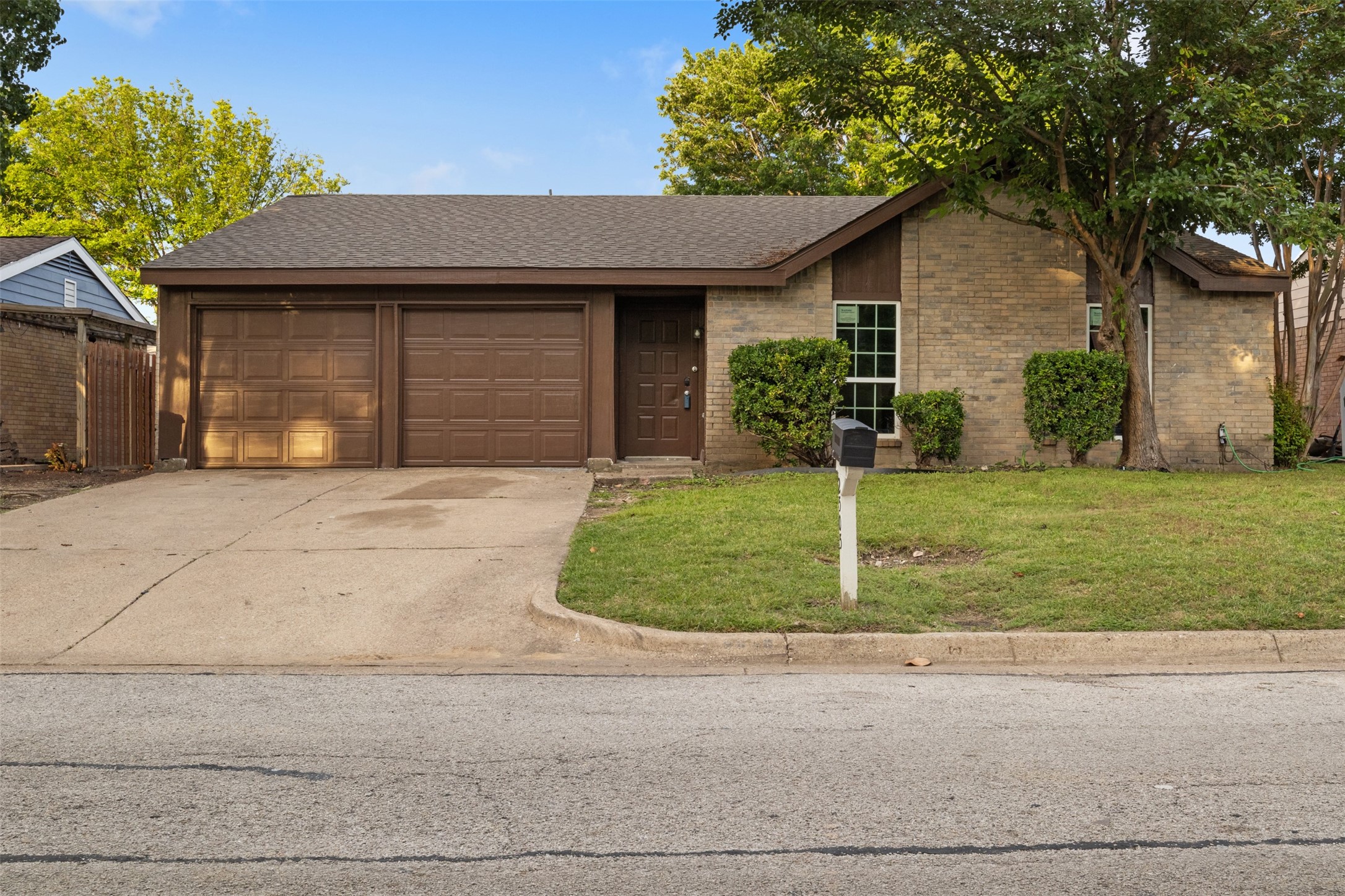 2505 Clearwood Drive Arlington TX 76014