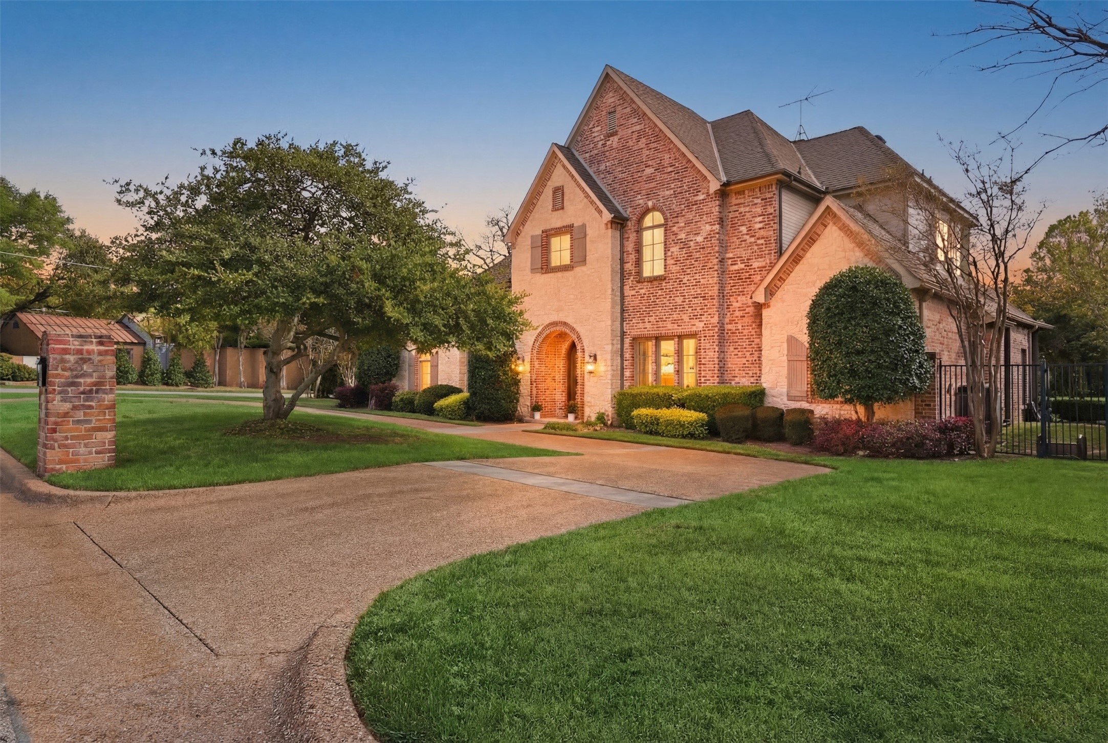 12046 Arbargee Circle Dallas TX 75230