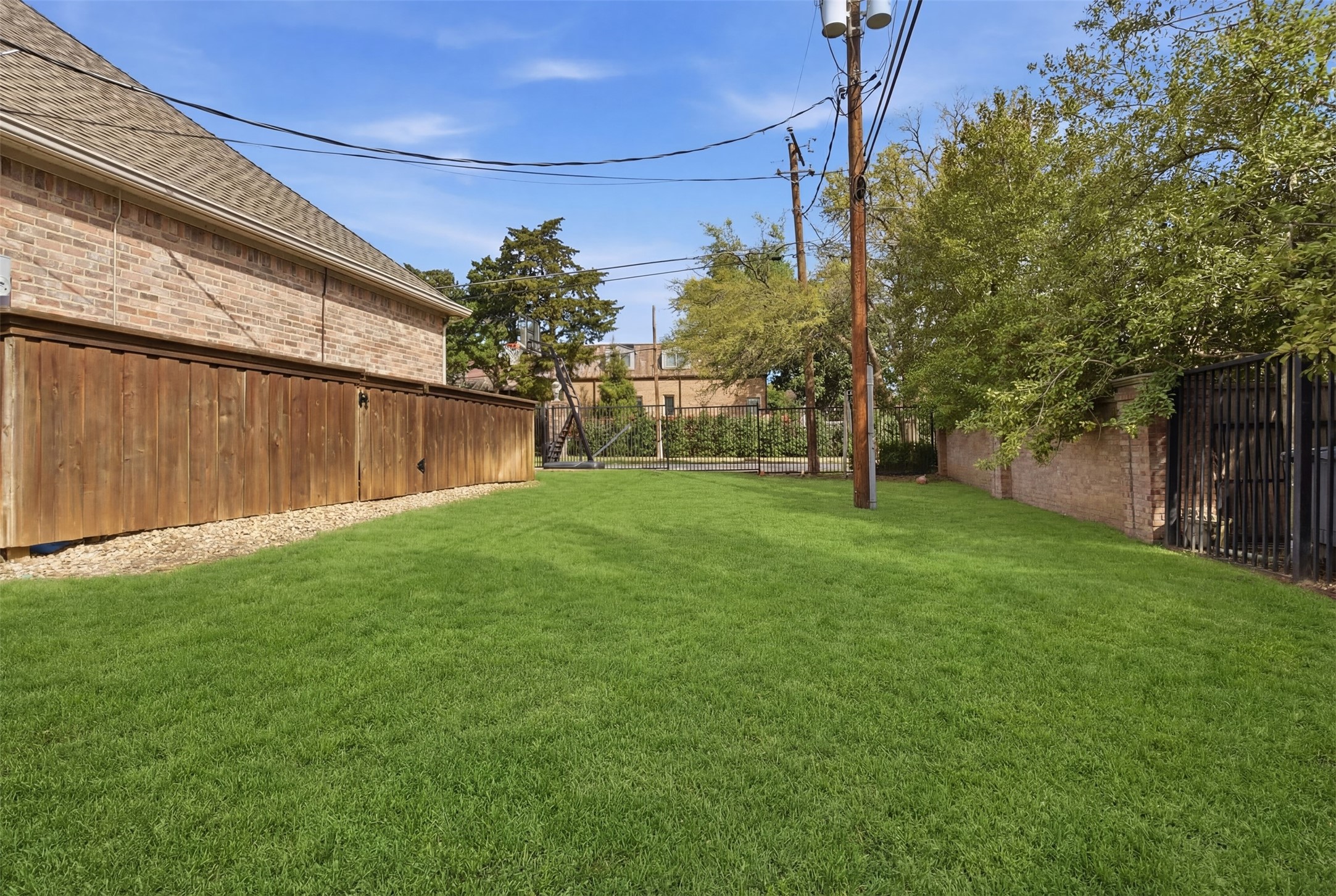12046 Arbargee Circle Dallas TX 75230