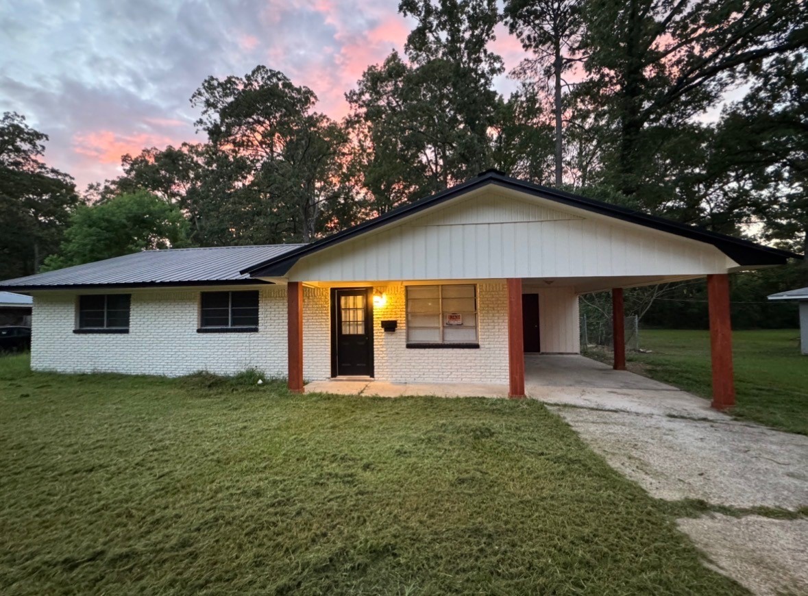 712 NE 5th Street Springhill LA 71075