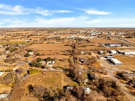 701 Keaton Road S Sanger TX 76266