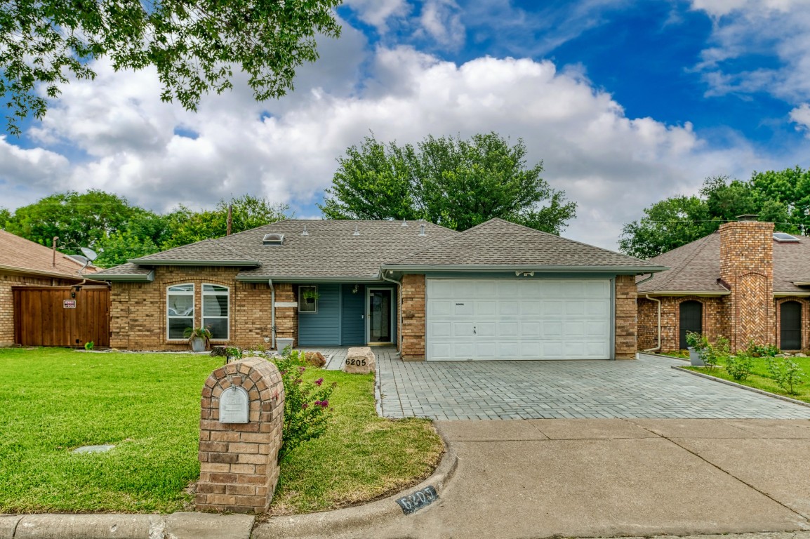 6205 Lotus Drive Arlington TX 76001