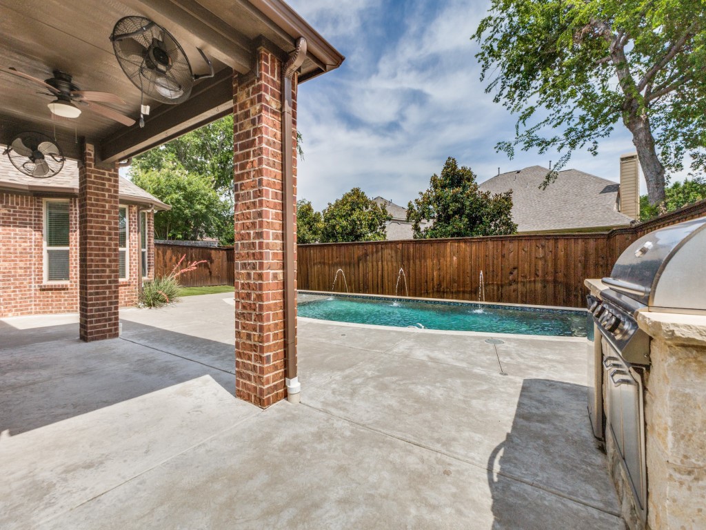 916 Redbird Lane Allen TX 75013