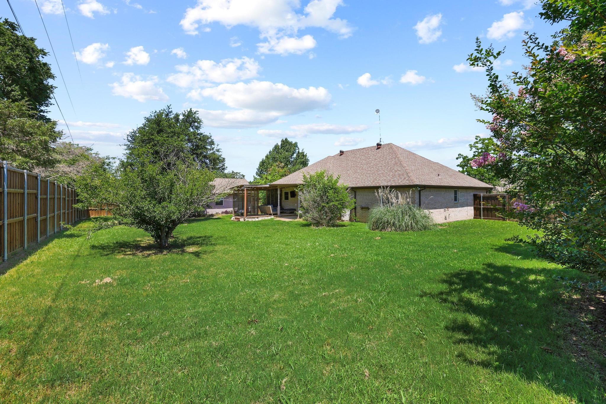 315 Preston Glen Gunter TX 75058