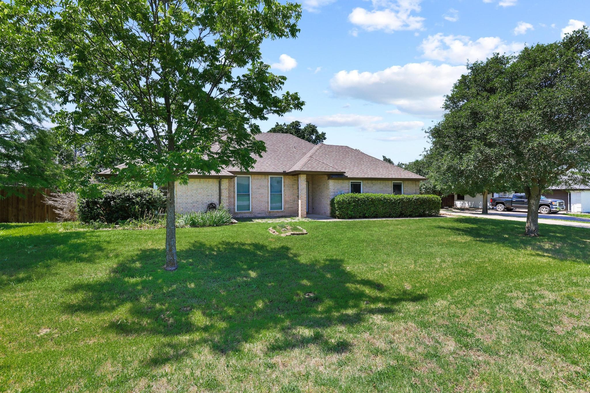 315 Preston Glen Gunter TX 75058