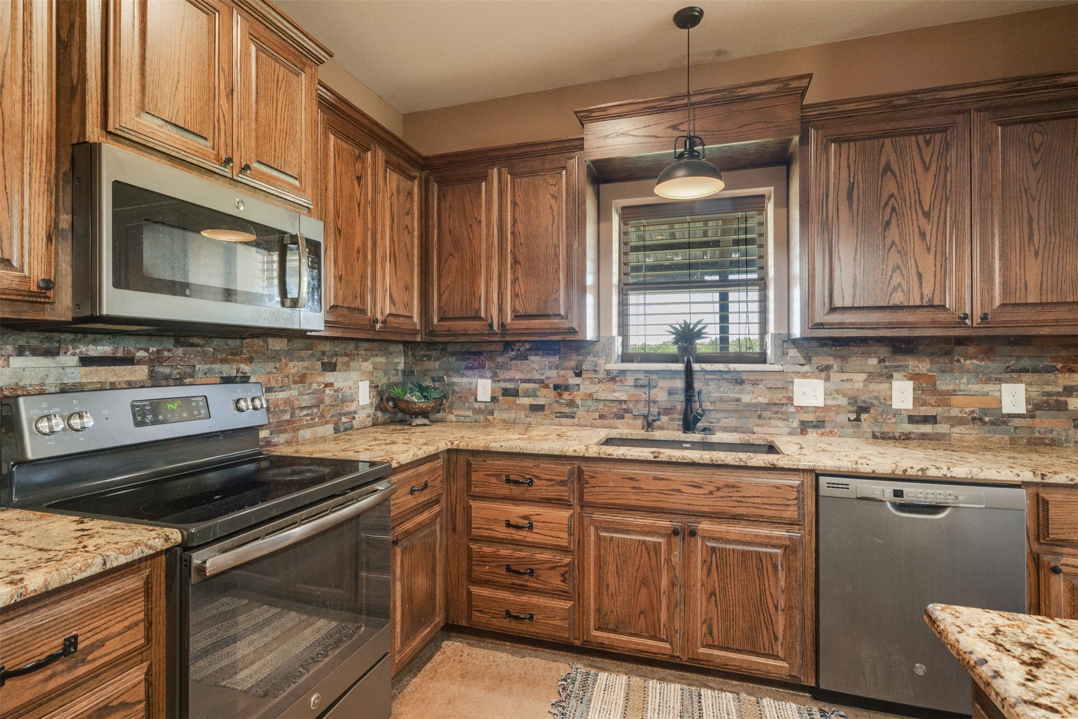 473 Clountz Lane Pottsboro TX 75076
