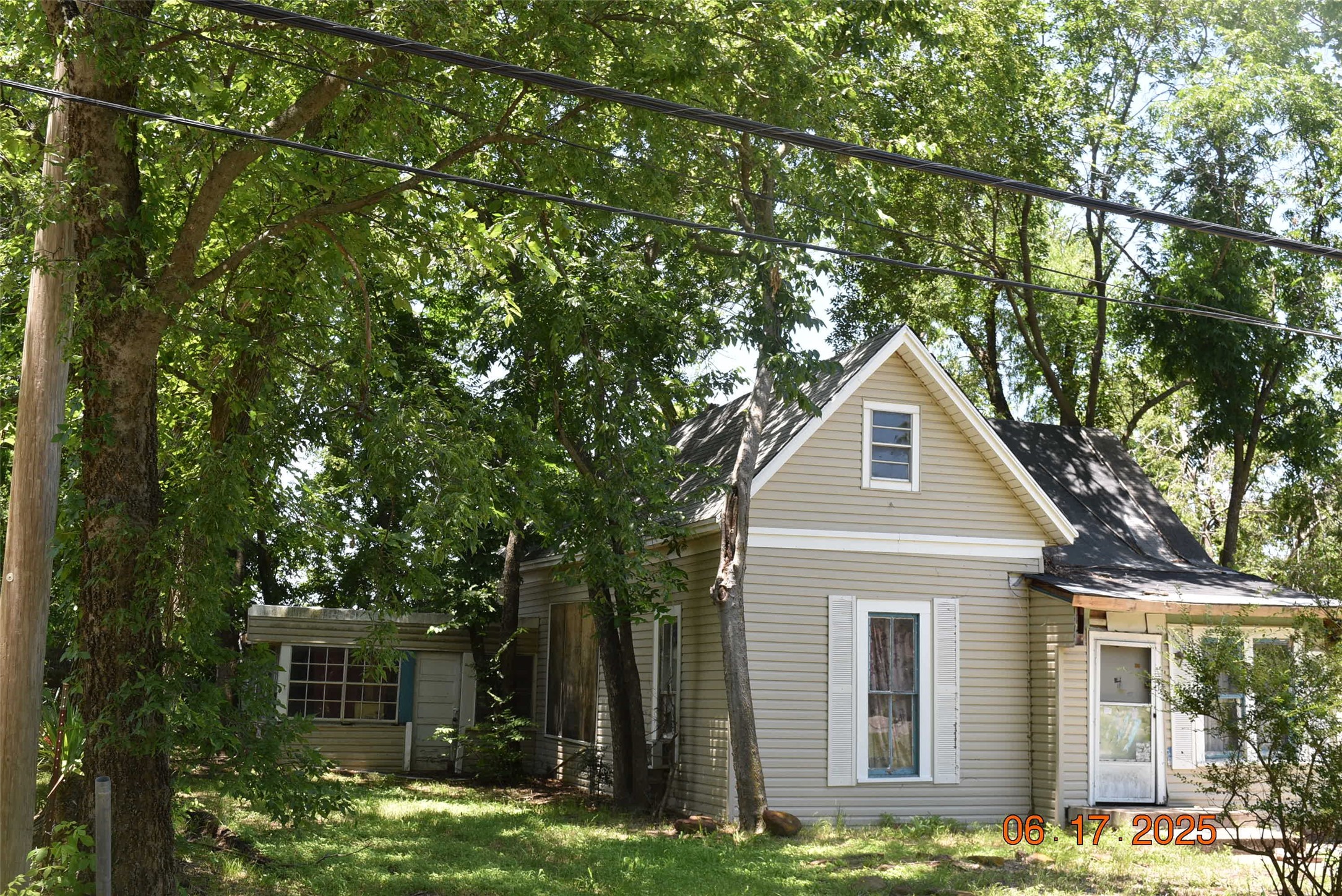 300 S Jefferson Street Pilot Point TX 76258