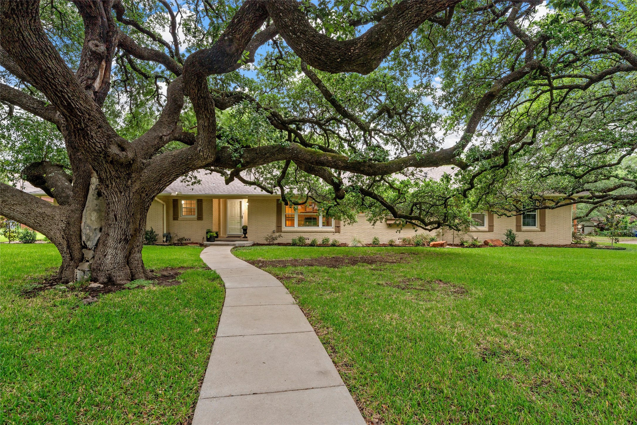 4901 Meadow Wood Drive Waco TX 76710