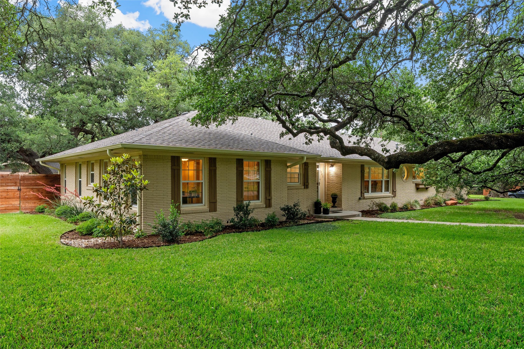 4901 Meadow Wood Drive Waco TX 76710