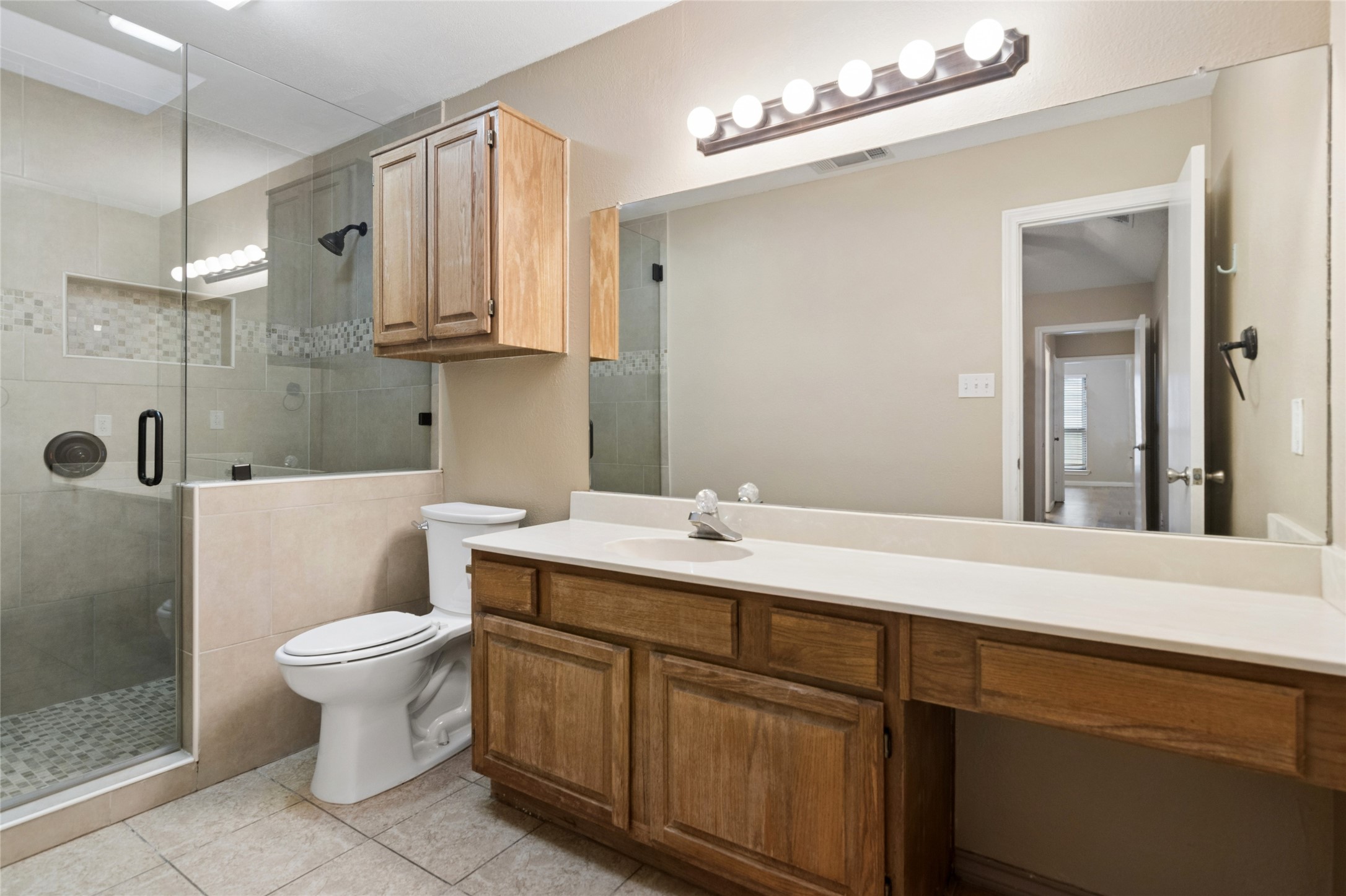 6004 Twinhill Drive Arlington TX 76016