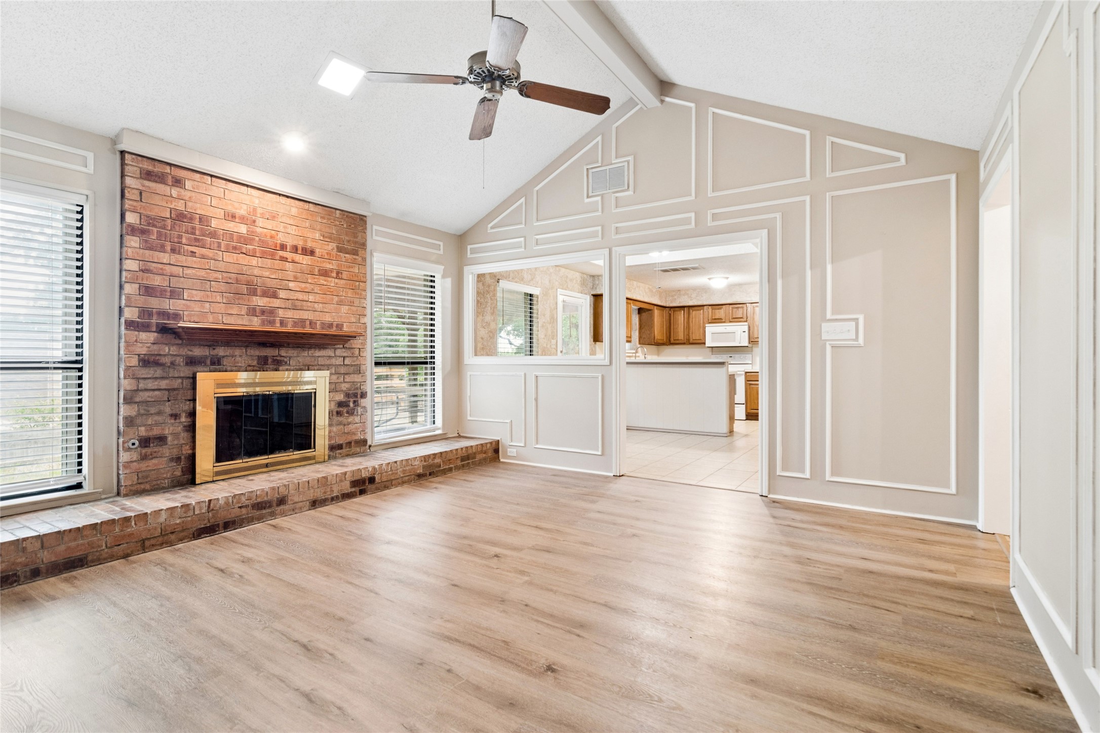 6004 Twinhill Drive Arlington TX 76016