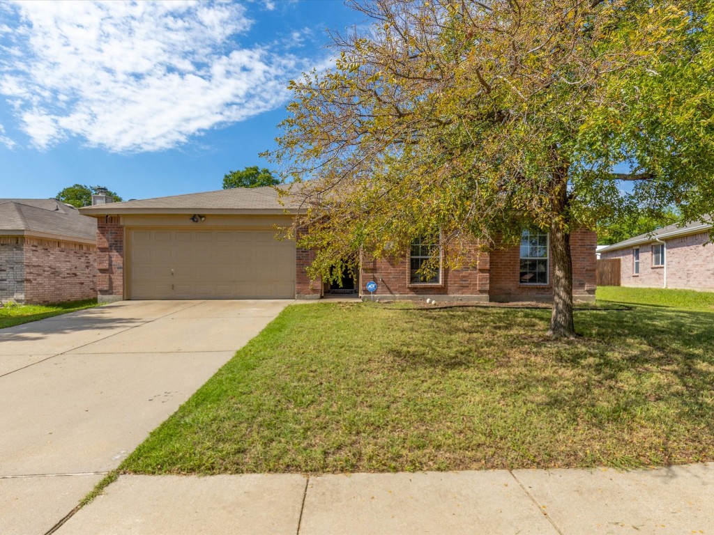 421 Oxford Street Burleson TX 76028