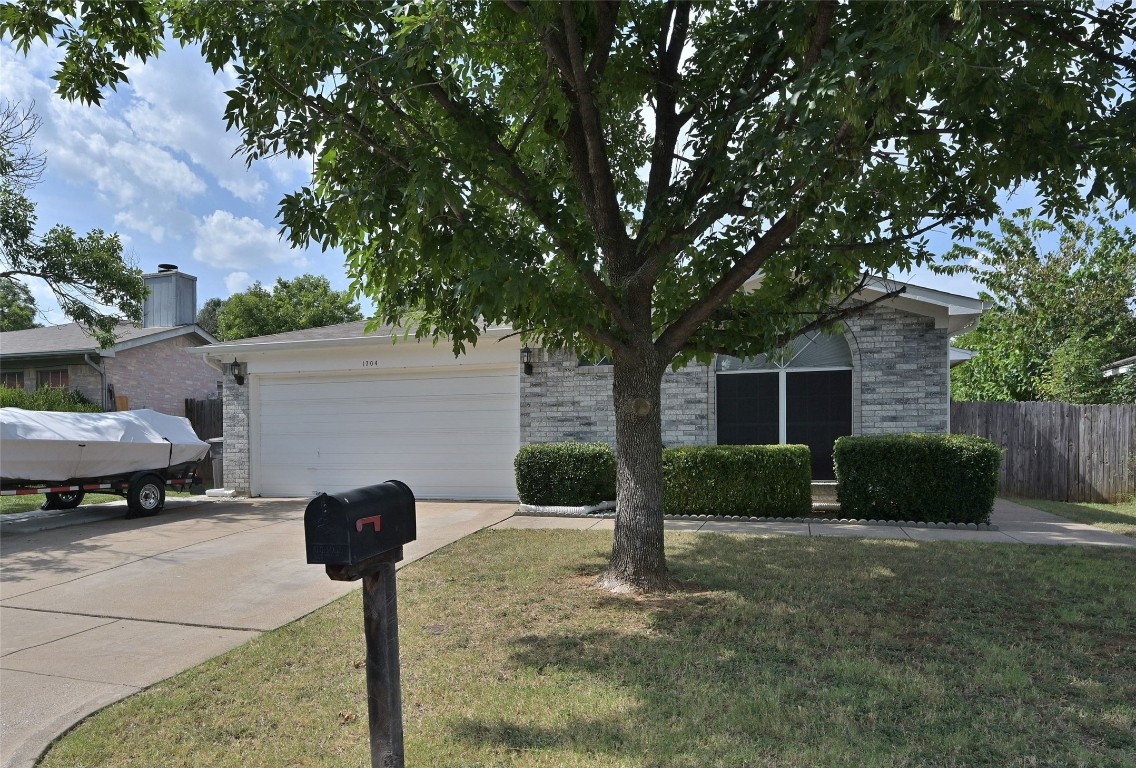 1704 Yorkshire Street Fort Worth TX 76134