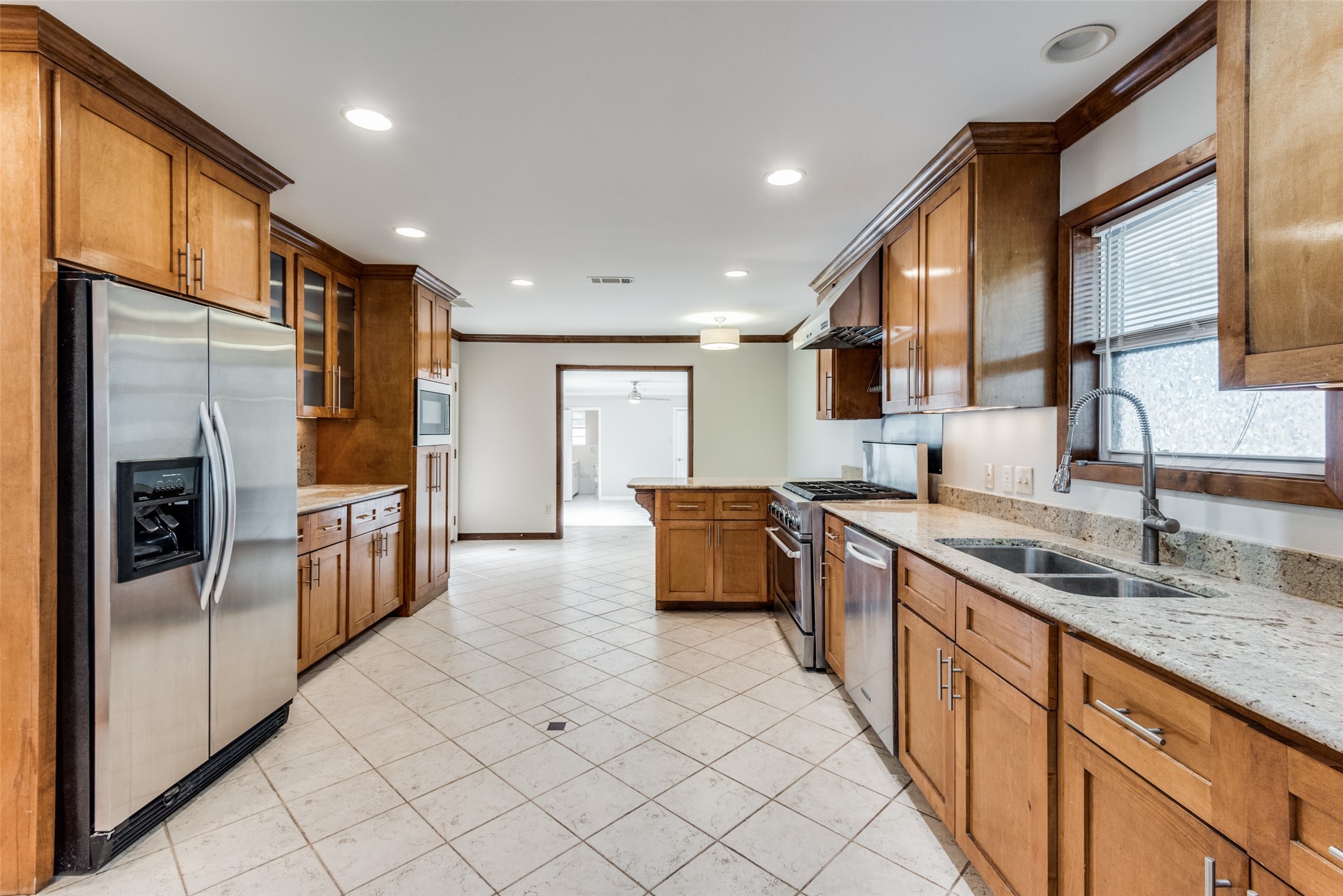 2012 Atlantic Street Dallas TX 75208