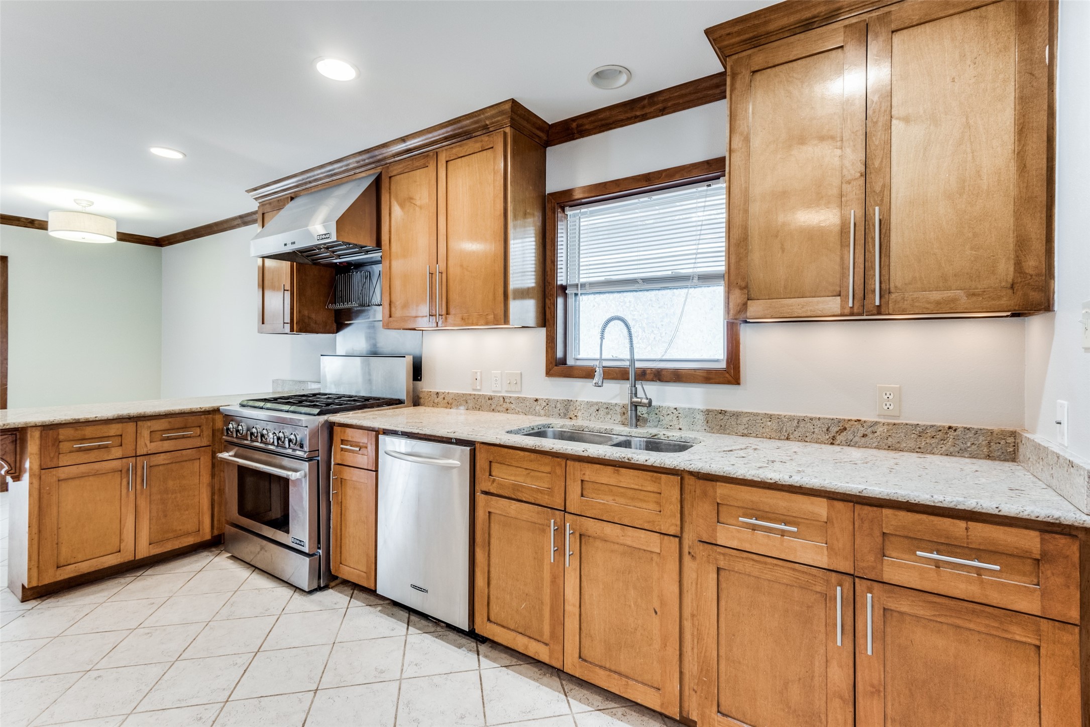 2012 Atlantic Street Dallas TX 75208