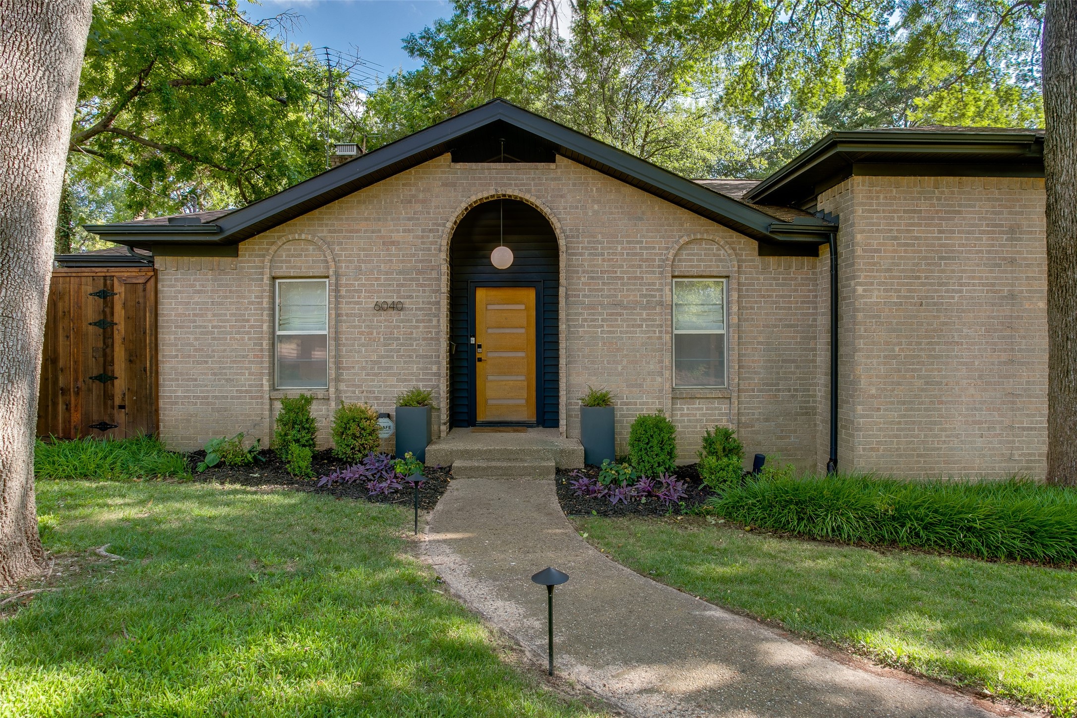 6040 N Jim Miller Road Dallas TX 75228