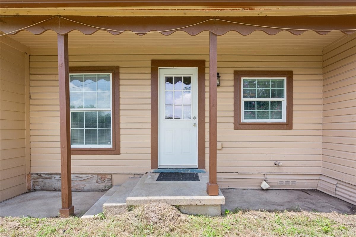 102 E Southland Avenue Marlin TX 76661