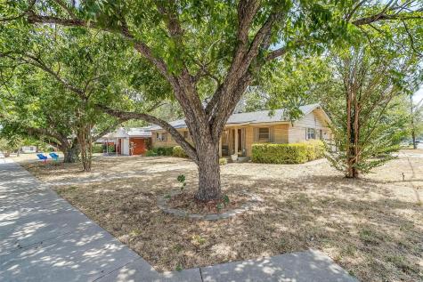 1215 Poindexter Avenue Cleburne TX 76033