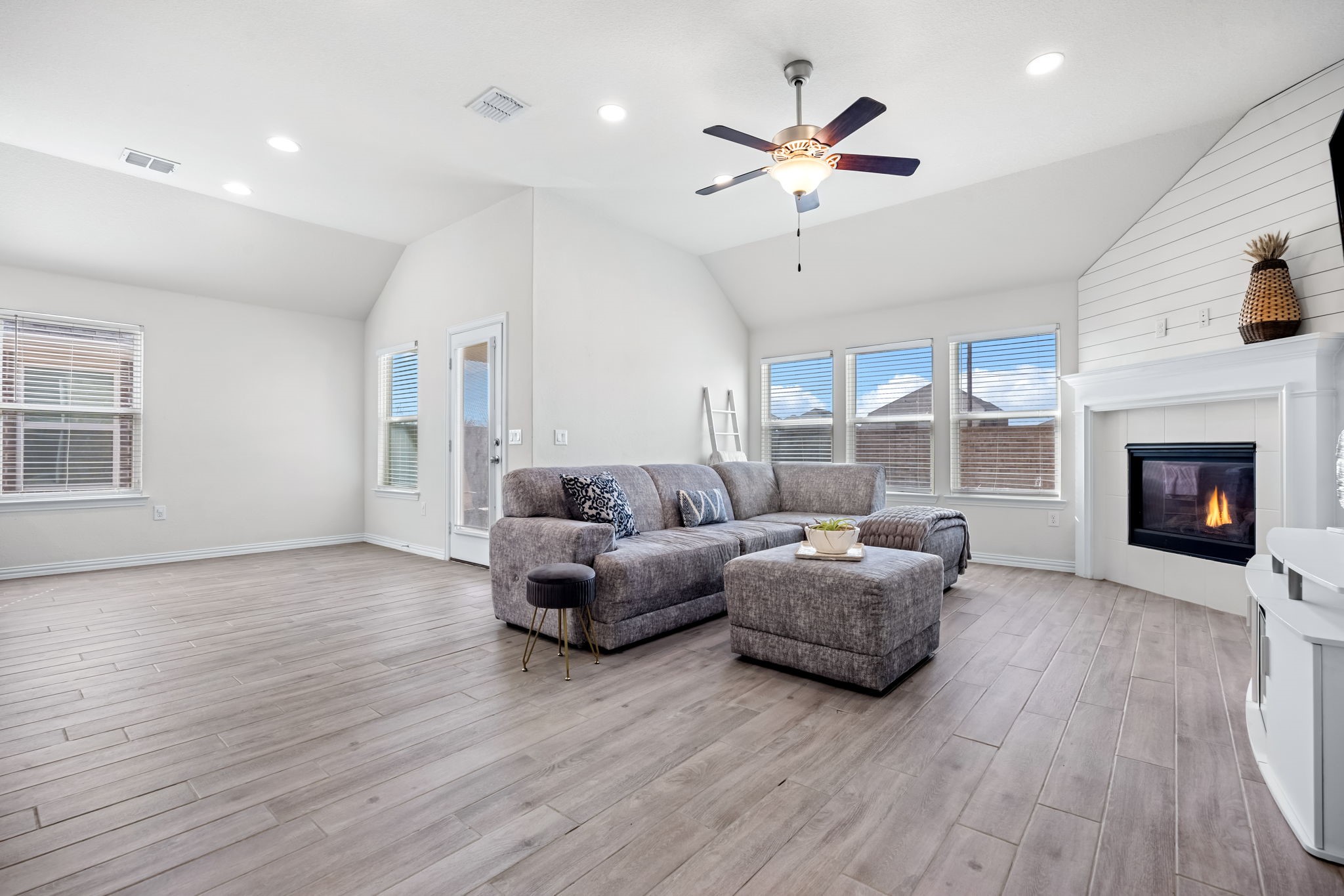 1612 Millican Lane Aubrey TX 76227