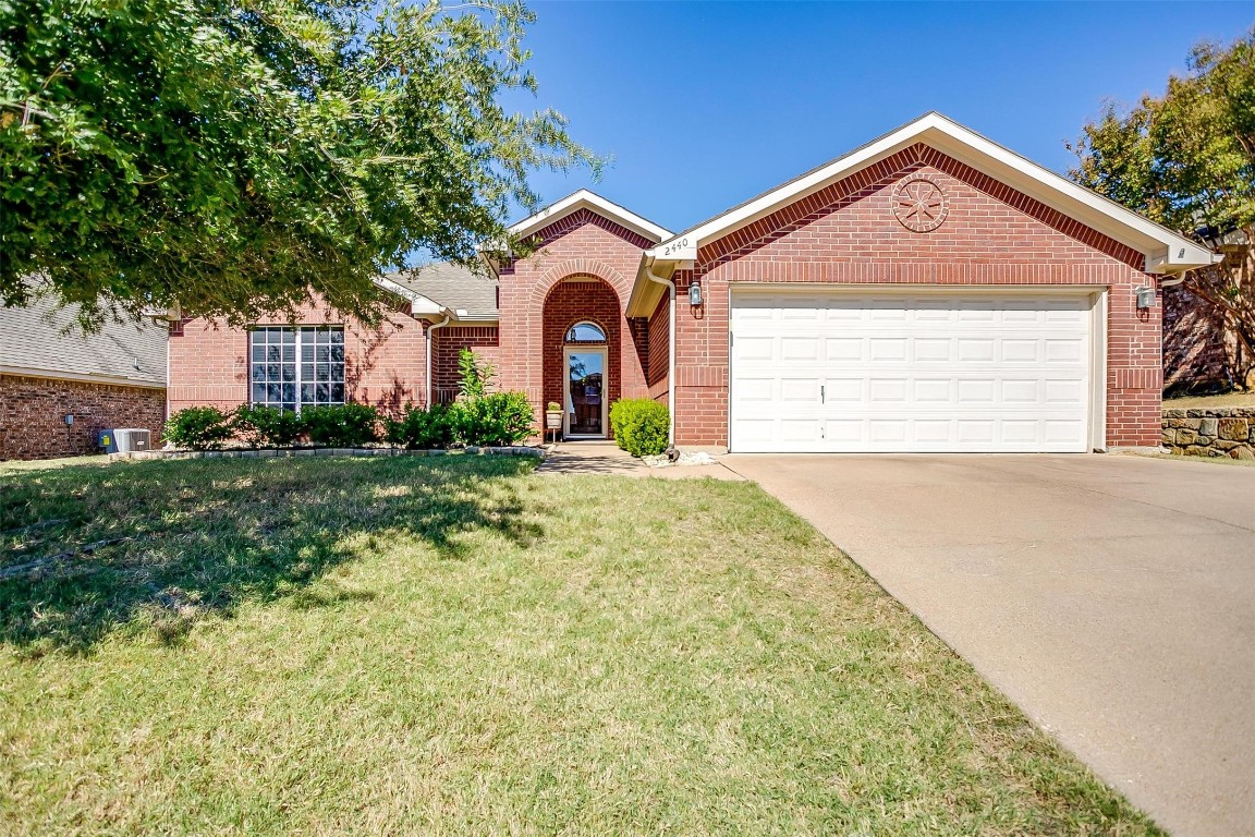 2440 Castle Pines Drive Burleson TX 76028