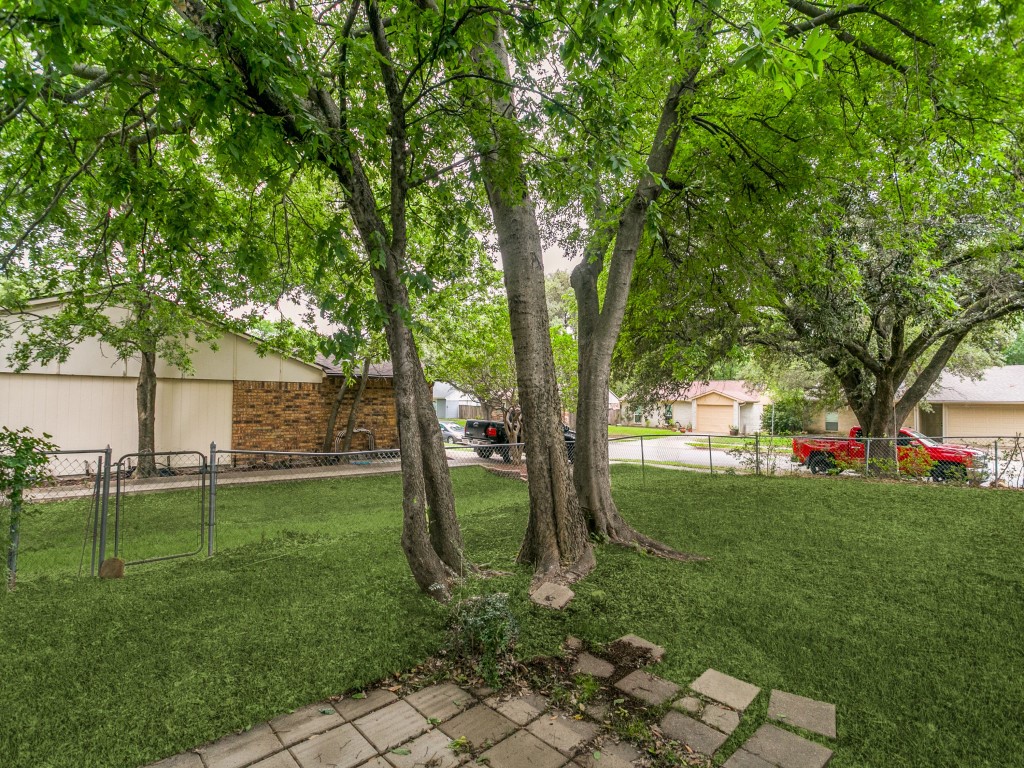 905 Hawthorne Drive Allen TX 75002