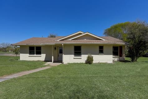1504 W Baldridge Street Ennis TX 75119