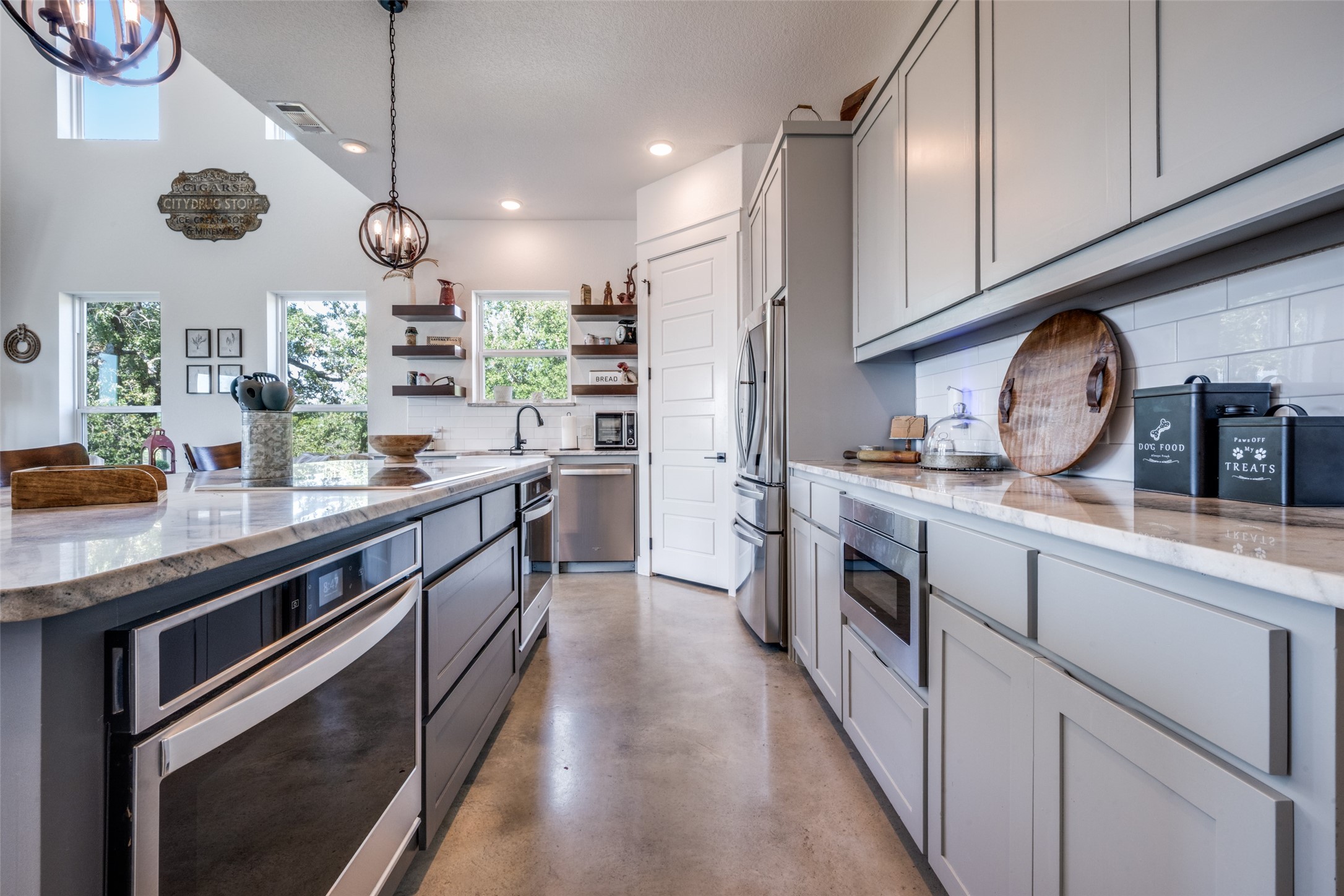 172 Cowan Crossing Alvord TX 76225