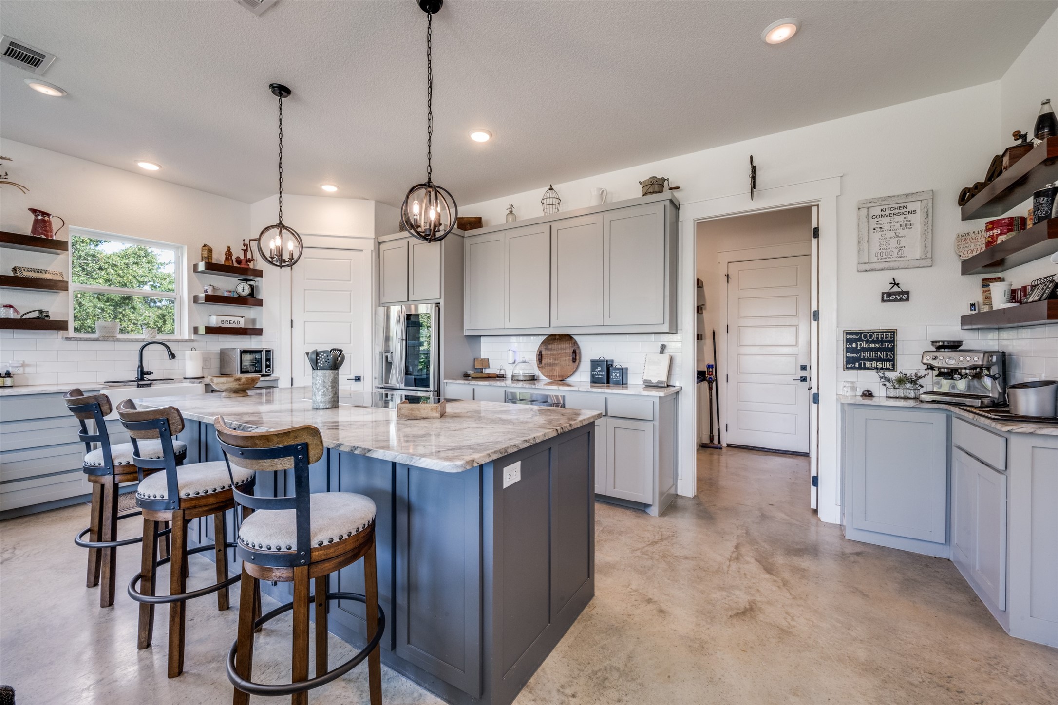 172 Cowan Crossing Alvord TX 76225