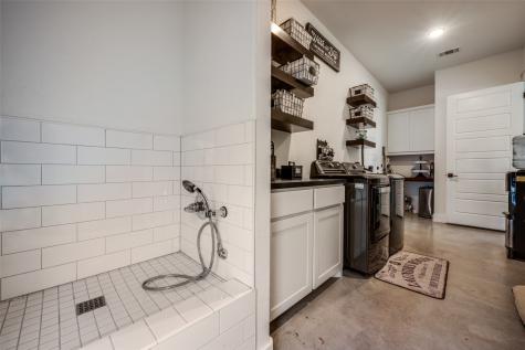 172 Cowan Crossing Alvord TX 76225