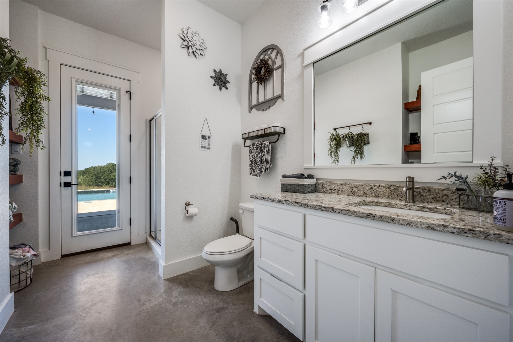 172 Cowan Crossing Alvord TX 76225