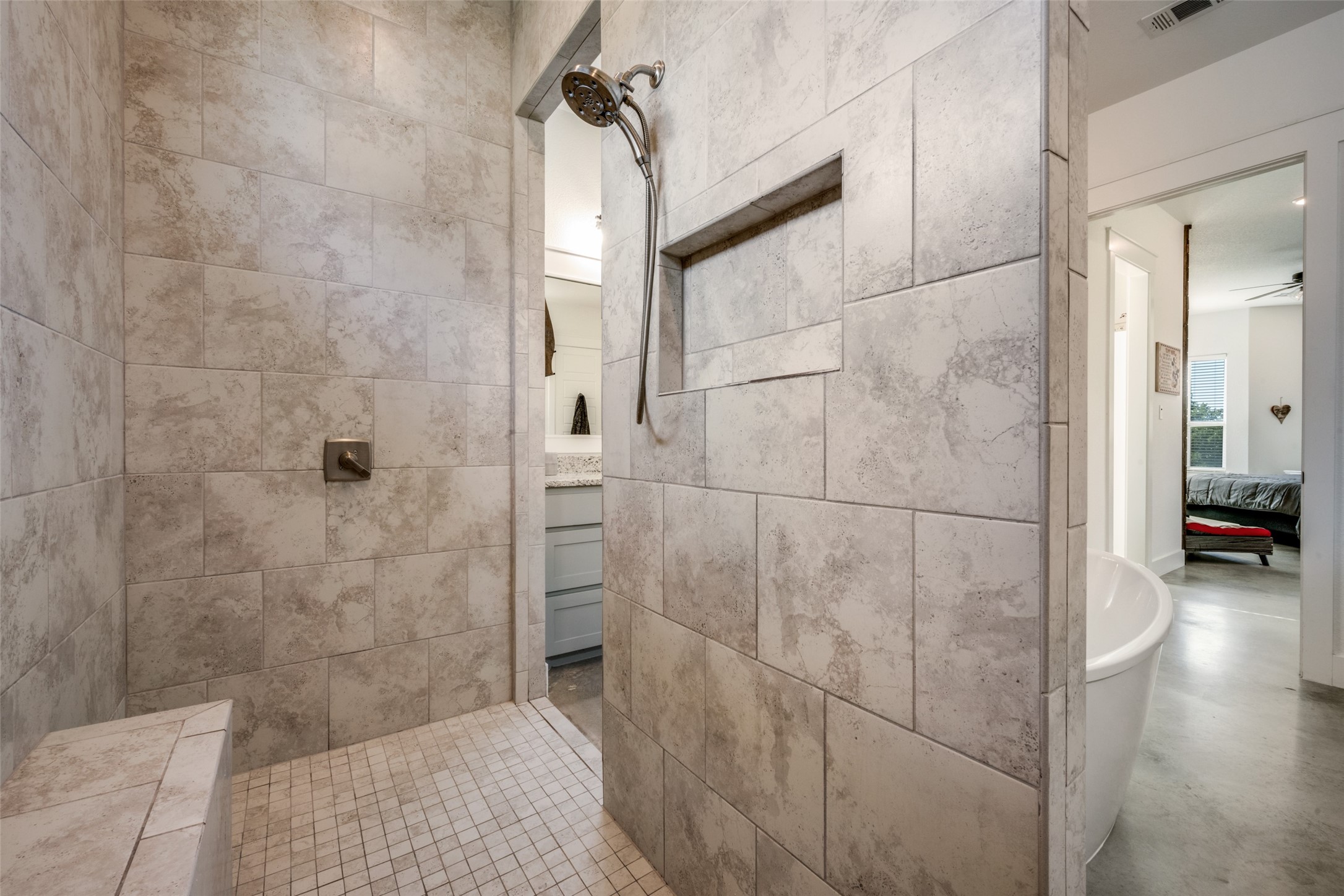 172 Cowan Crossing Alvord TX 76225
