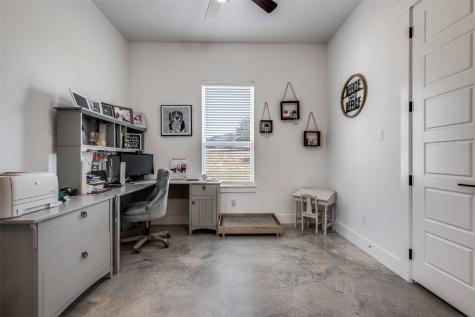 172 Cowan Crossing Alvord TX 76225