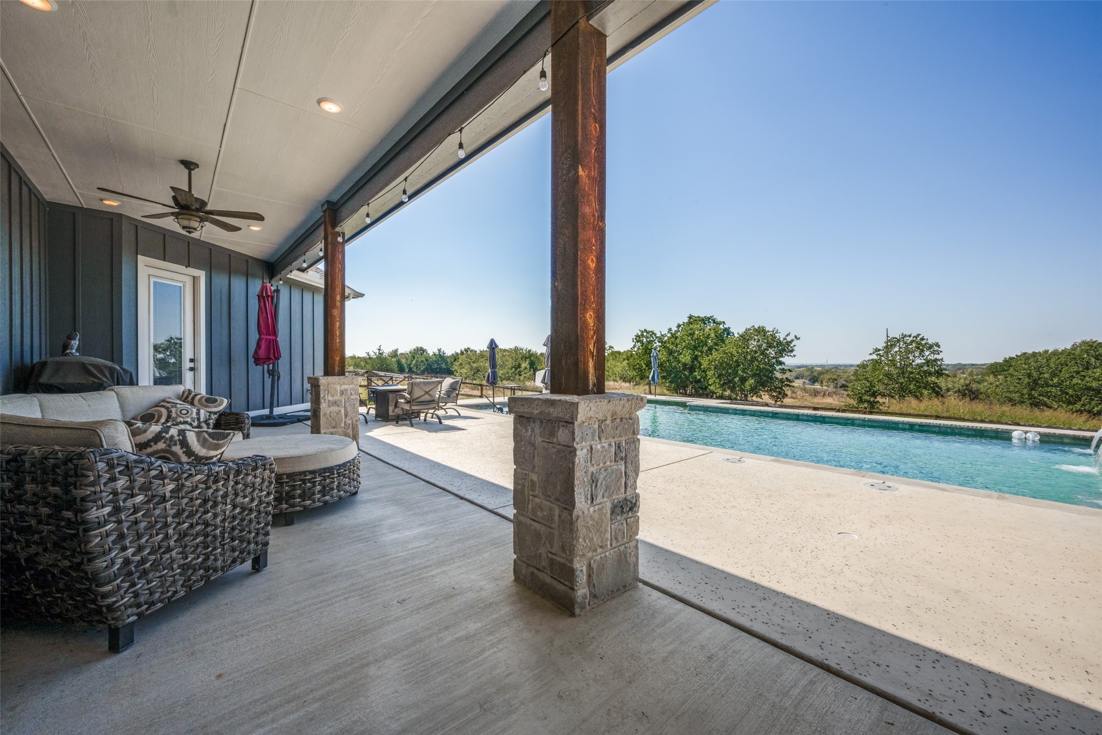 172 Cowan Crossing Alvord TX 76225