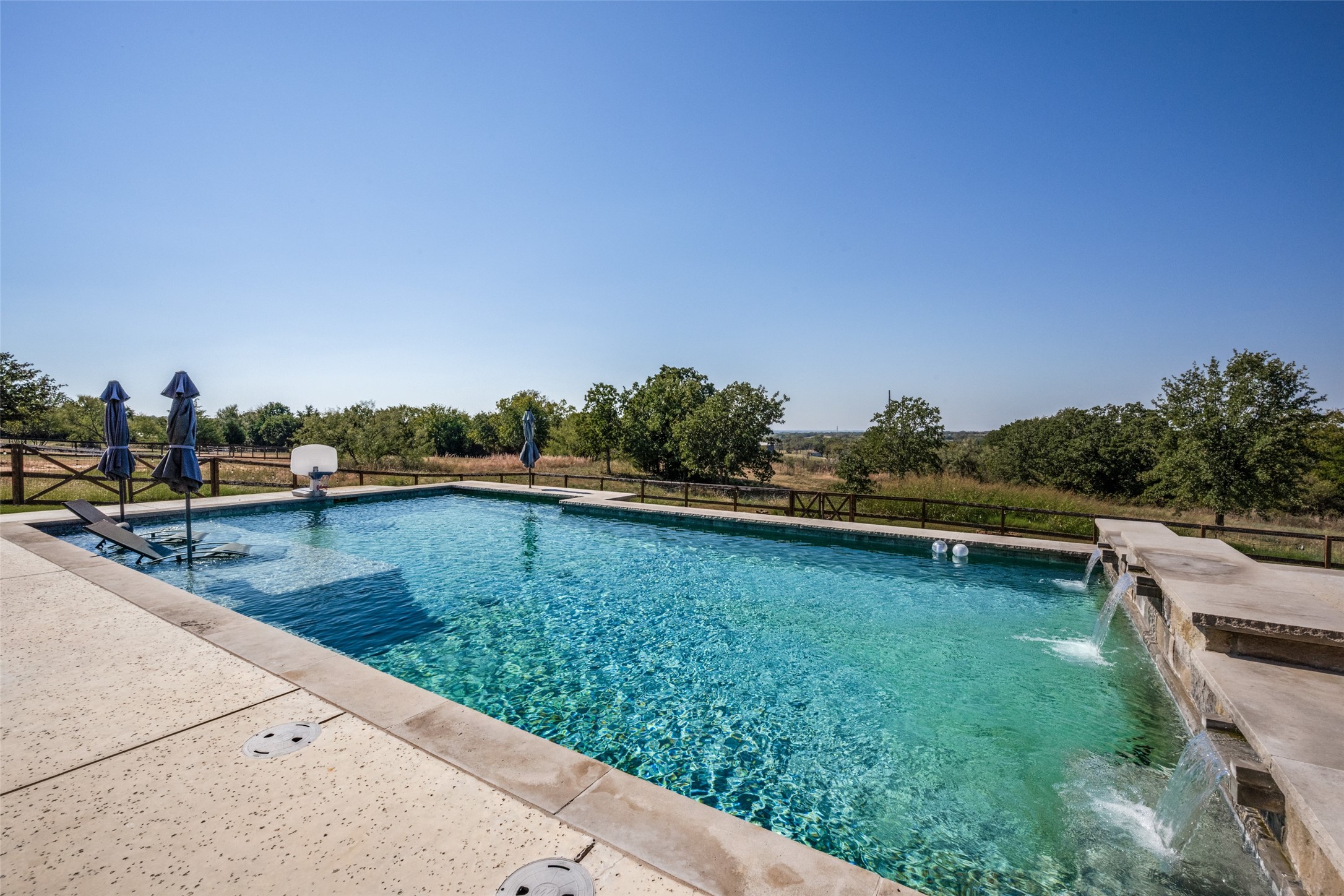 172 Cowan Crossing Alvord TX 76225