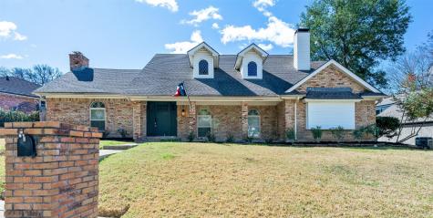 1814 Foxwood Court Arlington TX 76012
