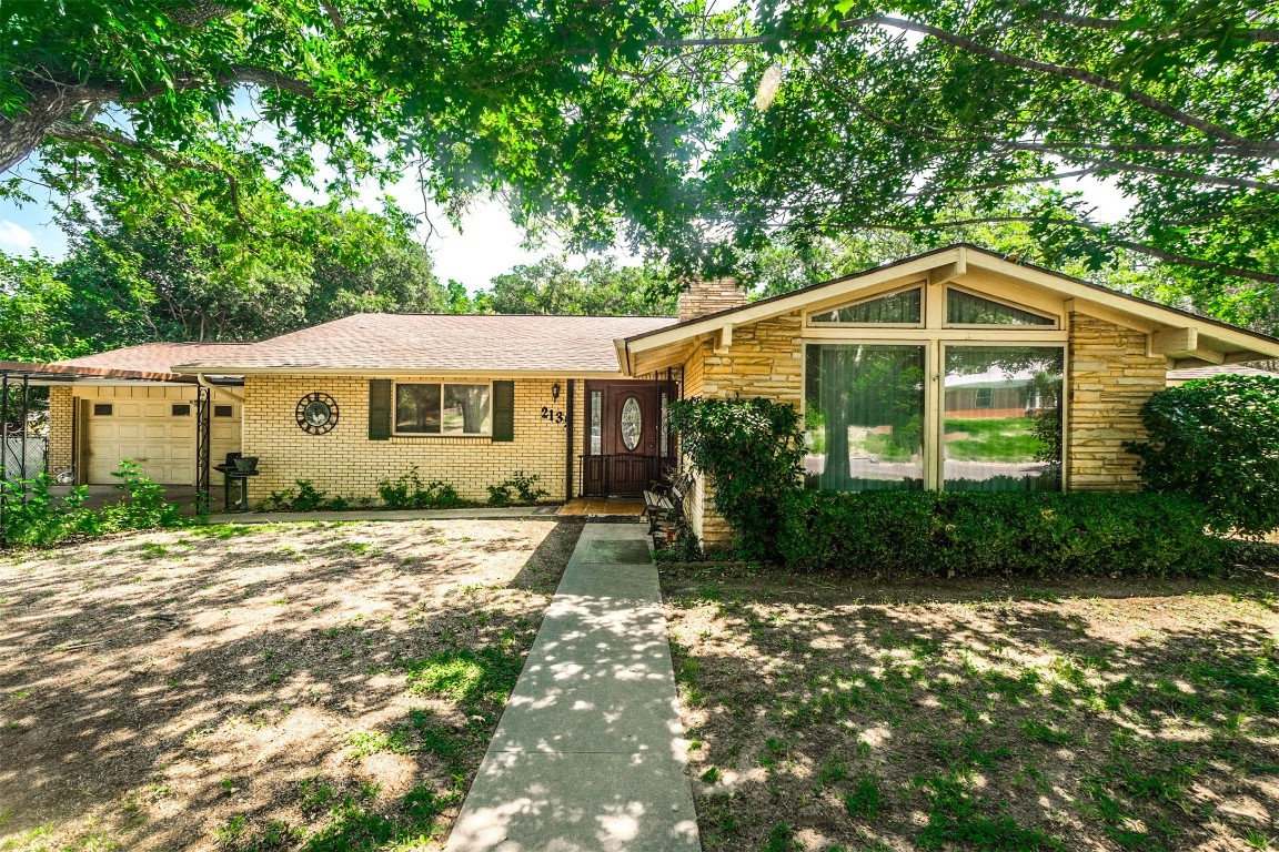 2135 Crestridge Street Stephenville TX 76401