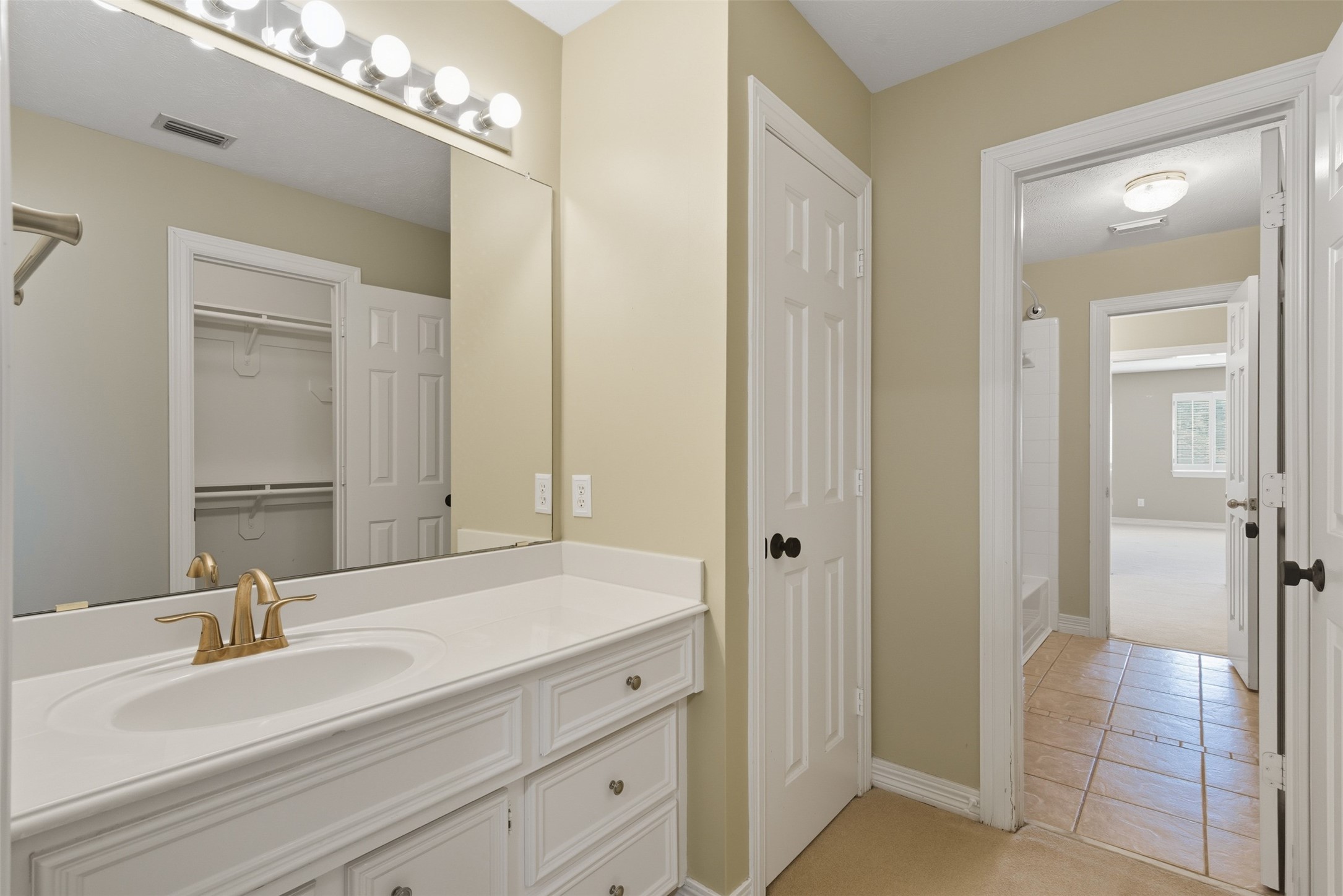 6813 Savannah Lane Fort Worth TX 76132