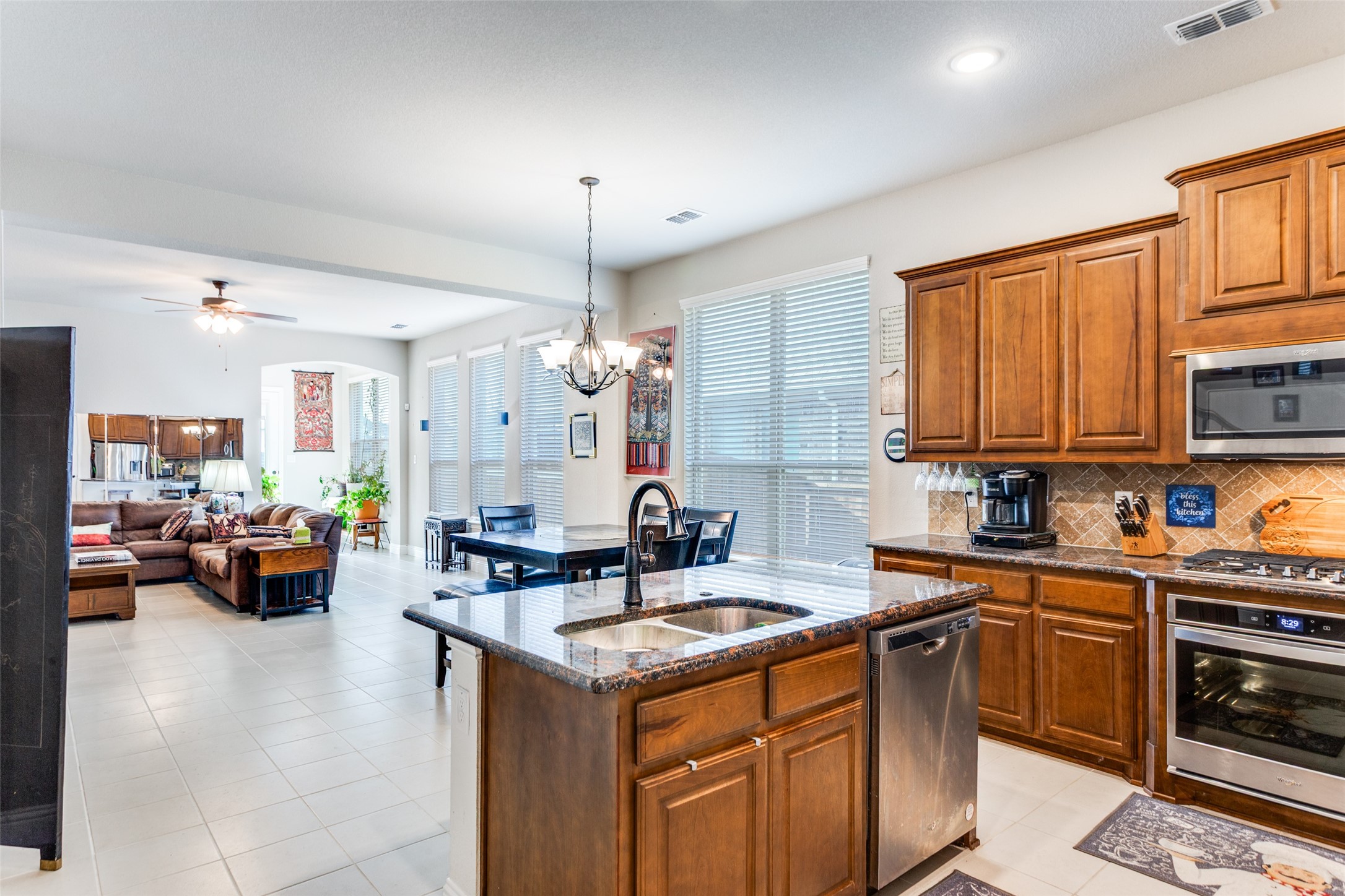 1812 Graham Way Mansfield TX 76063
