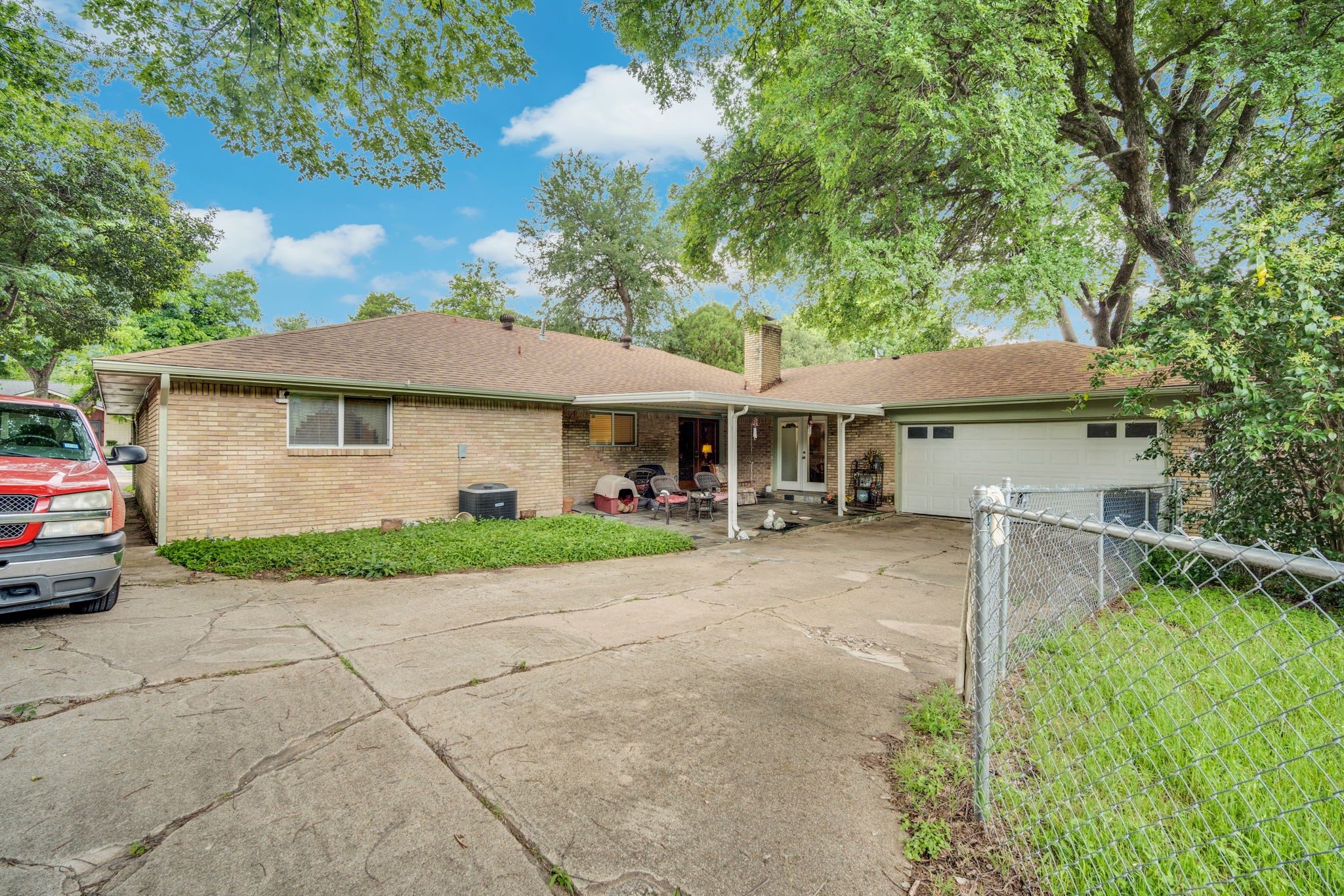 930 Glen Oaks Boulevard Dallas TX 75232