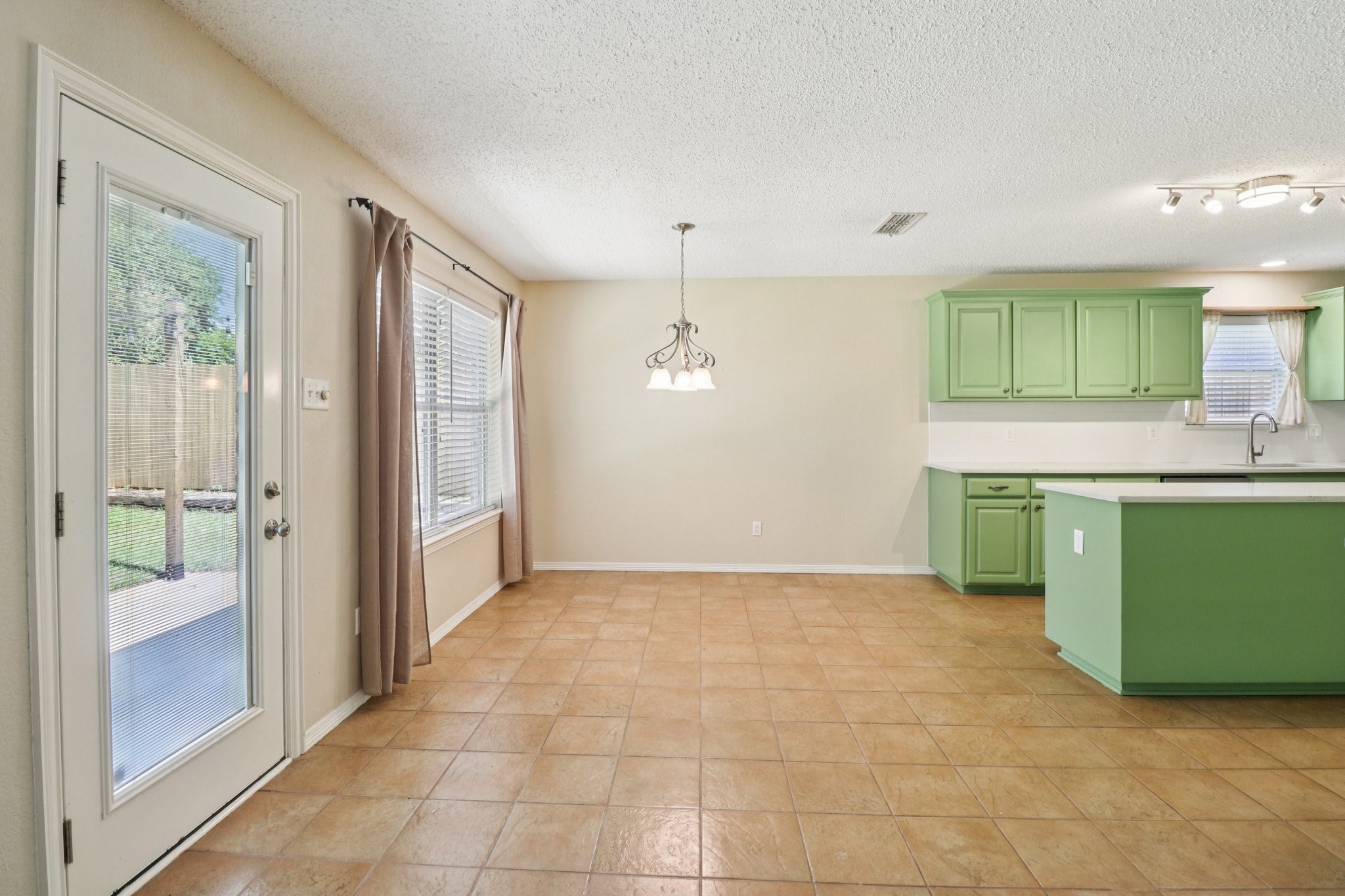 5007 Ivycrest Trail Arlington TX 76017